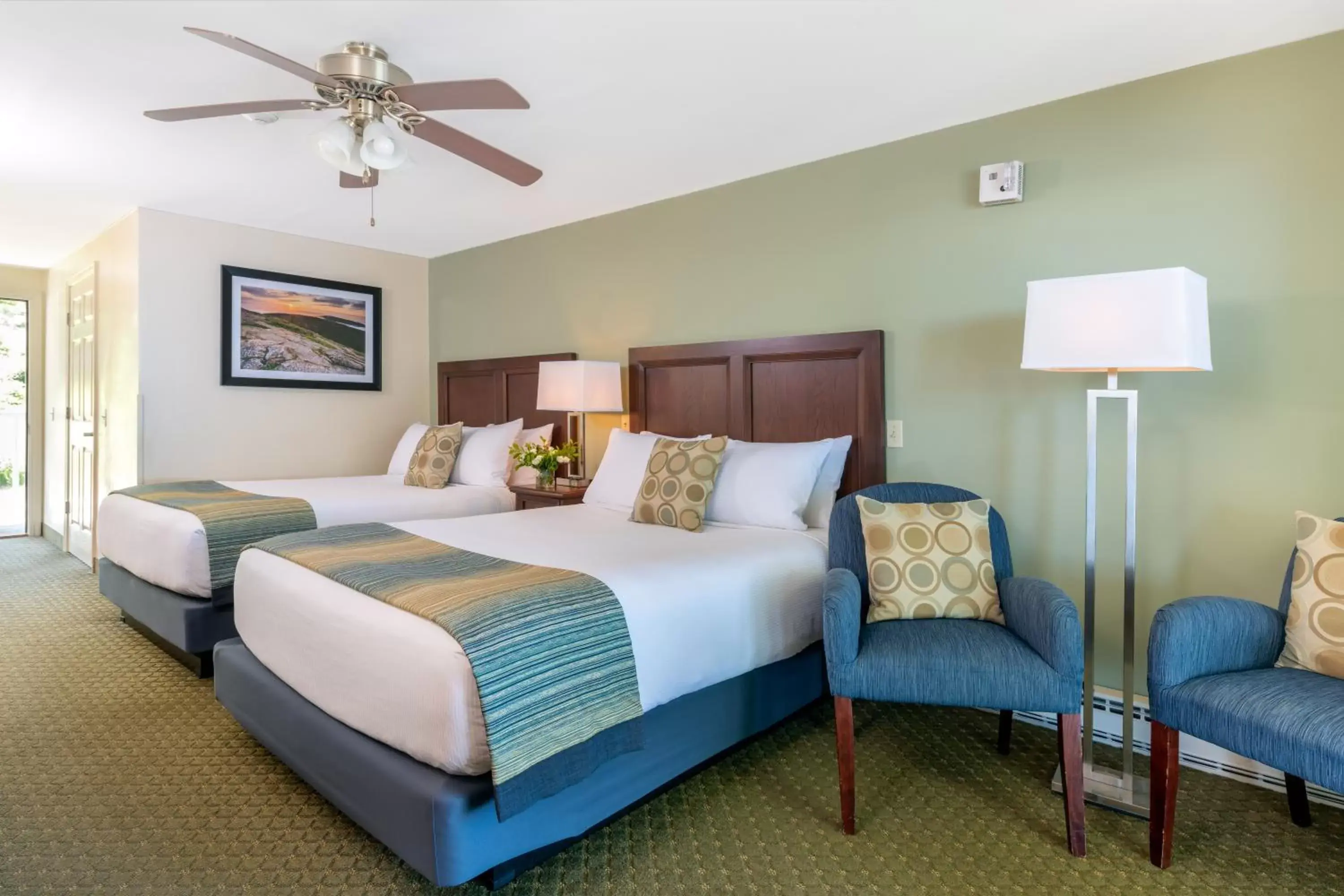 Bed in Atlantic Oceanside Hotel & Conference Center