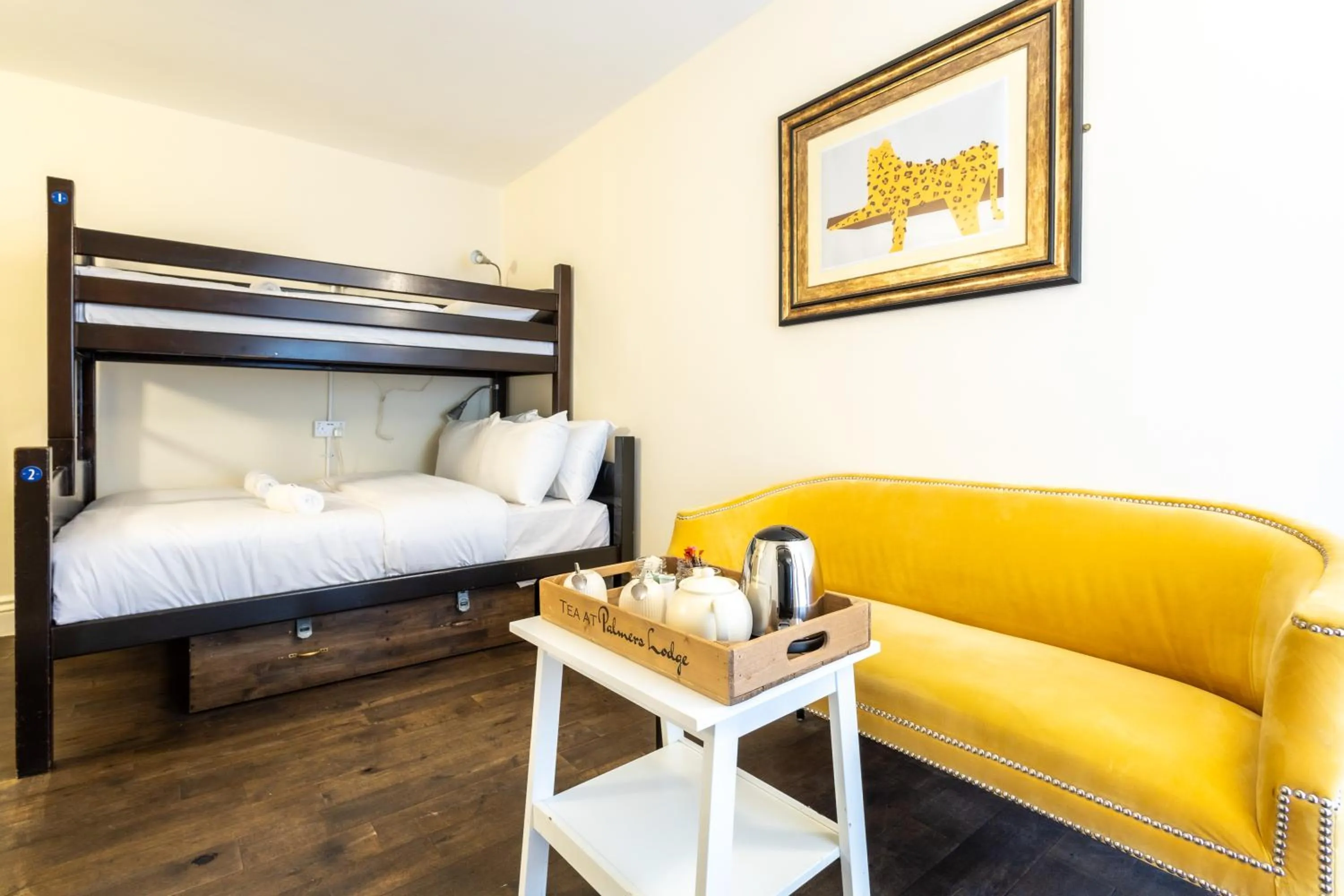 Bedroom, Bed in Palmers Lodge Swiss Cottage