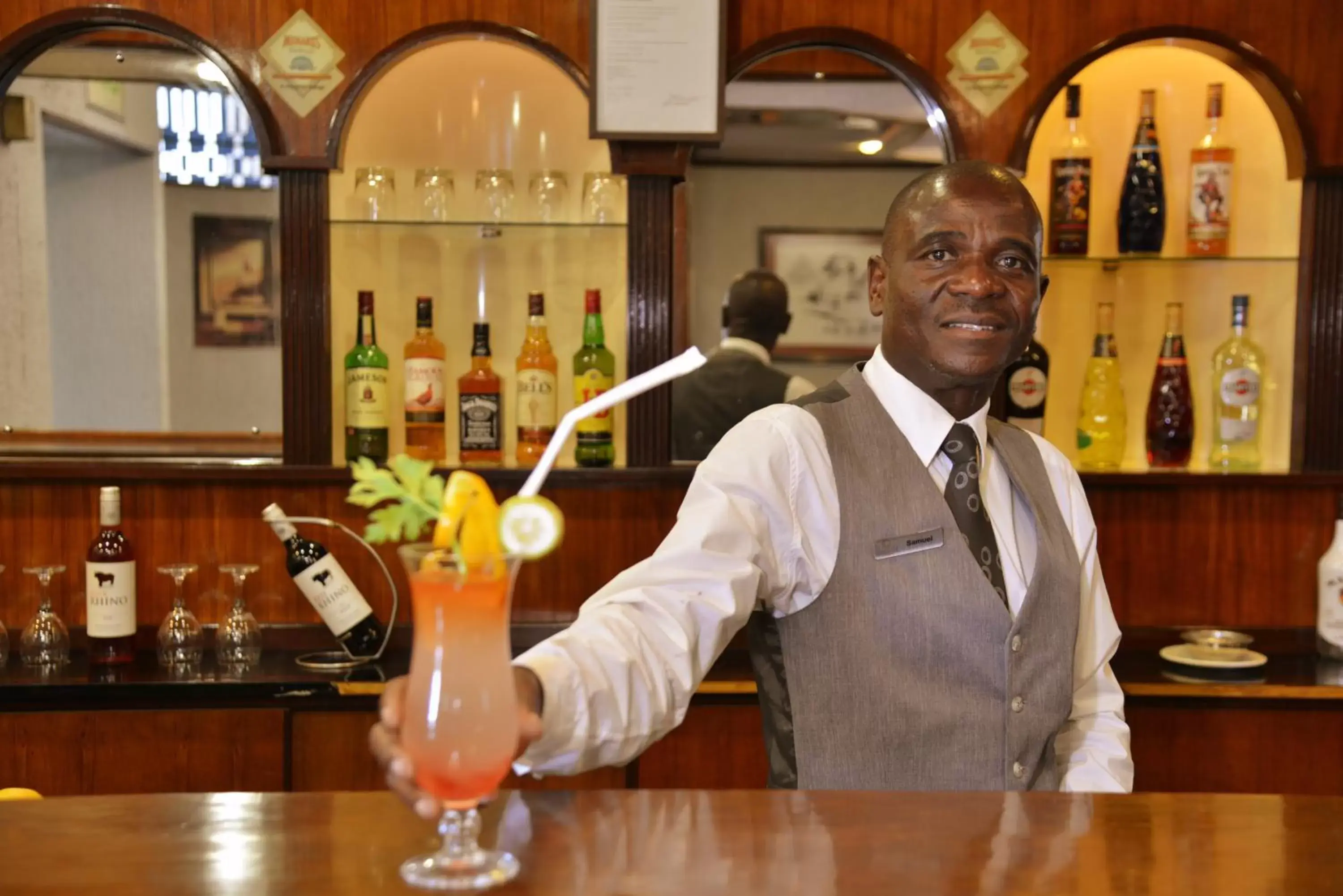 Lounge or bar in Cresta Jameson Hotel Lounge or bar in Cresta Jameson Hotel