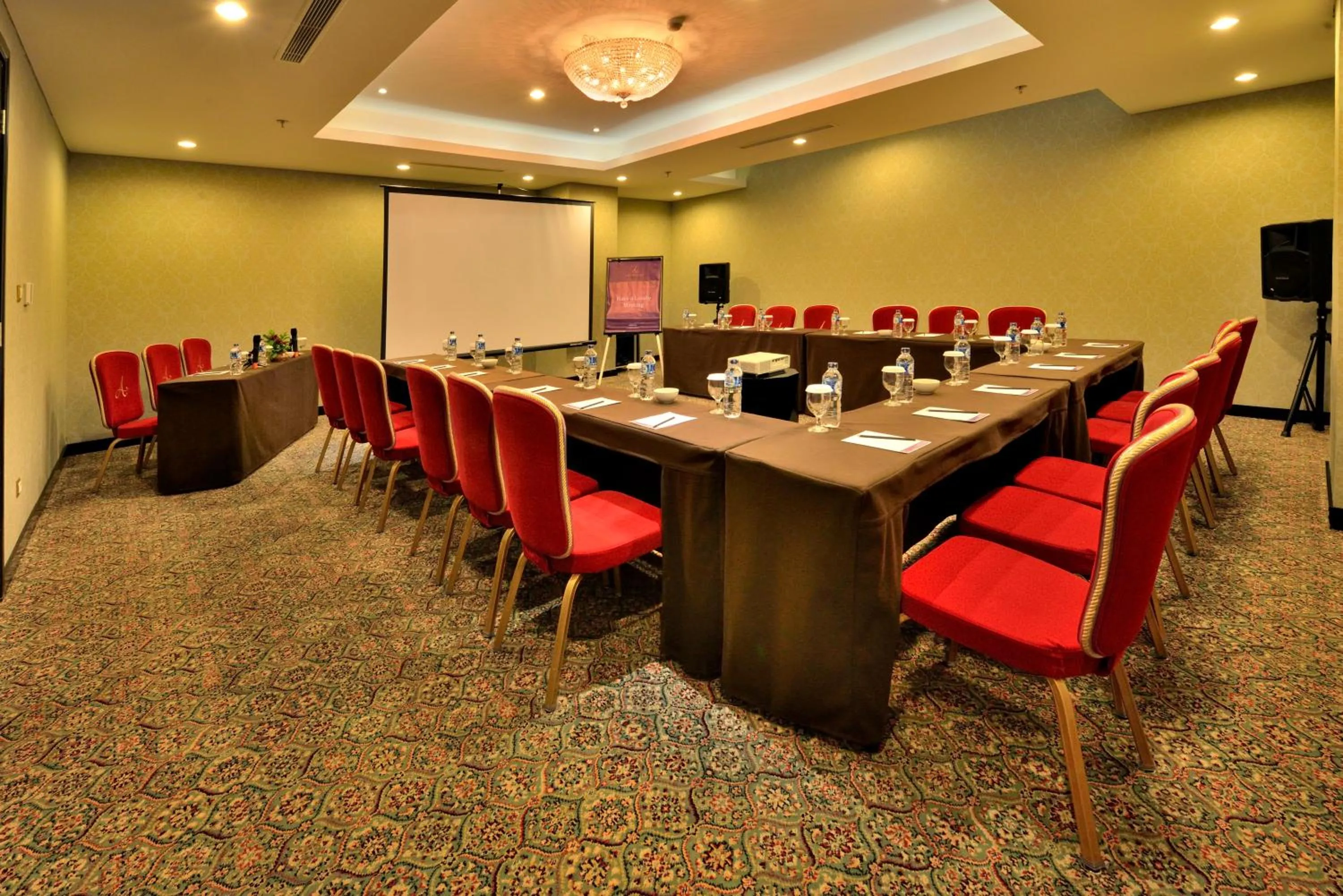 Business facilities in Amaroossa Grande