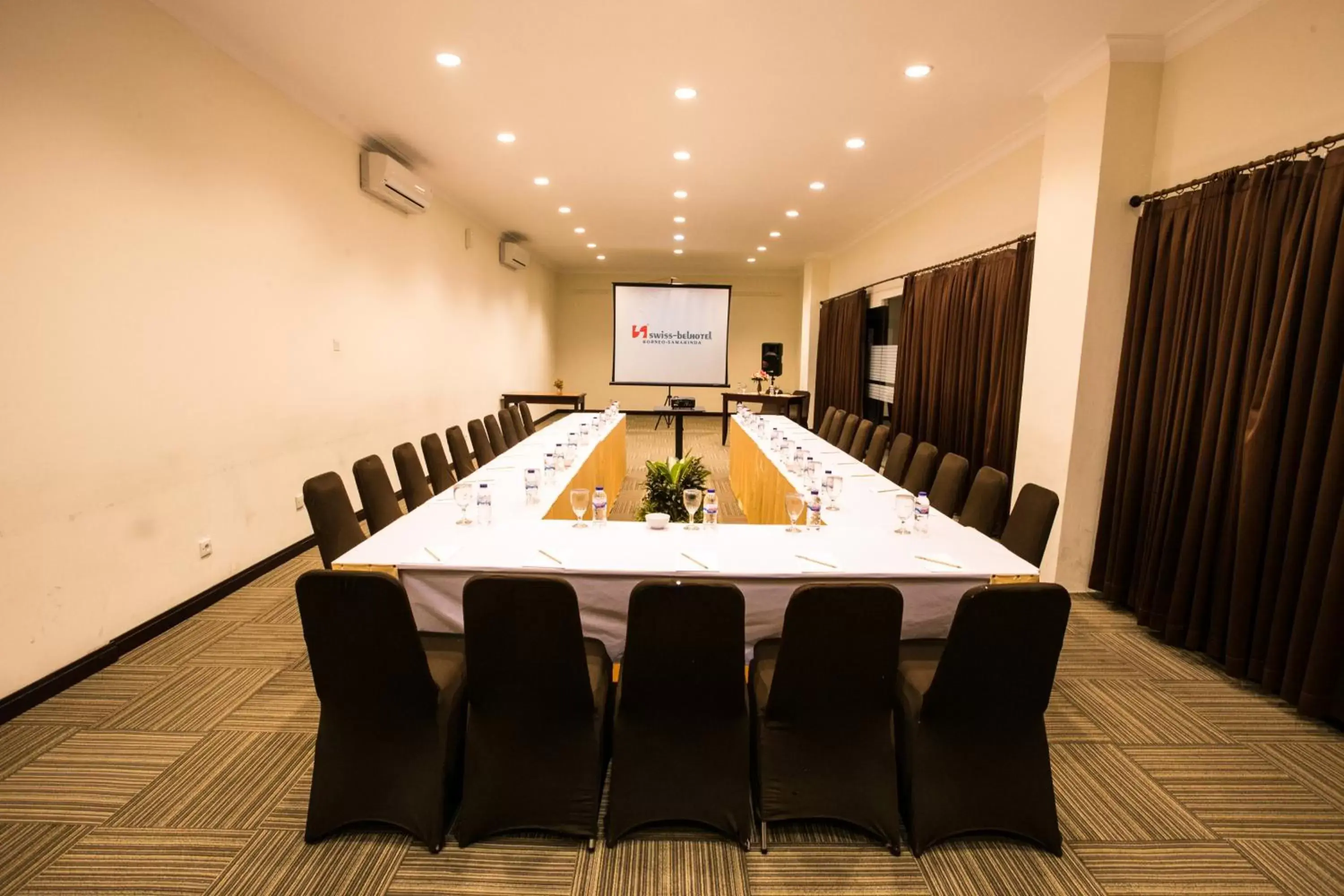 Meeting/conference room in Swiss-Belhotel Borneo Samarinda