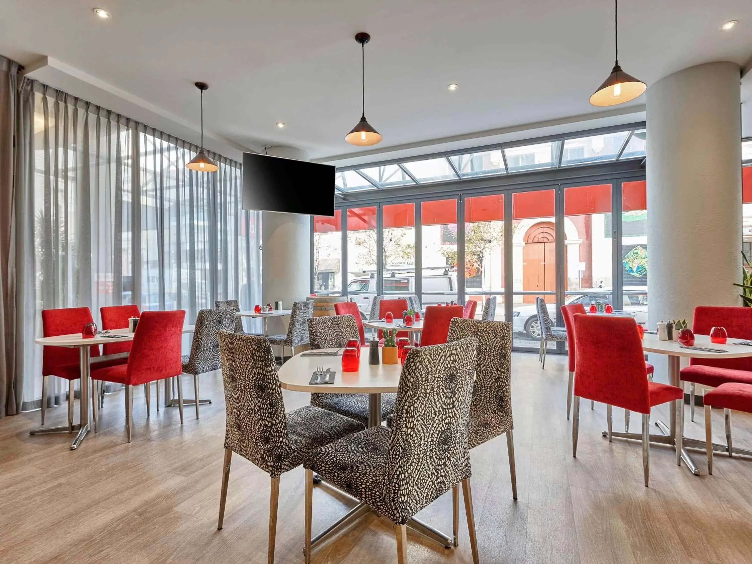 Property building, Restaurant/Places to Eat in ibis Perth