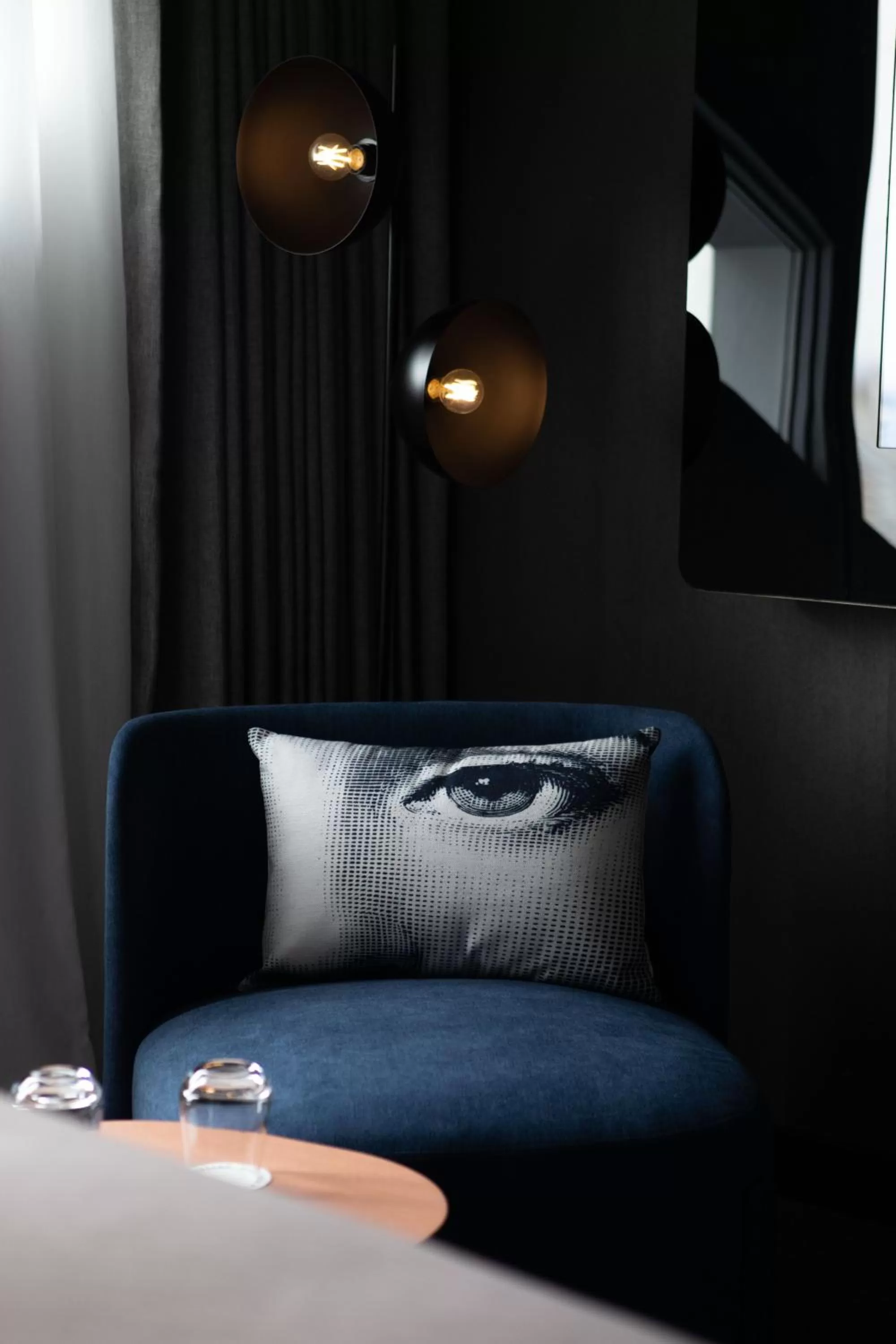 Photo of the whole room, Bed in Montcalm East, Autograph Collection