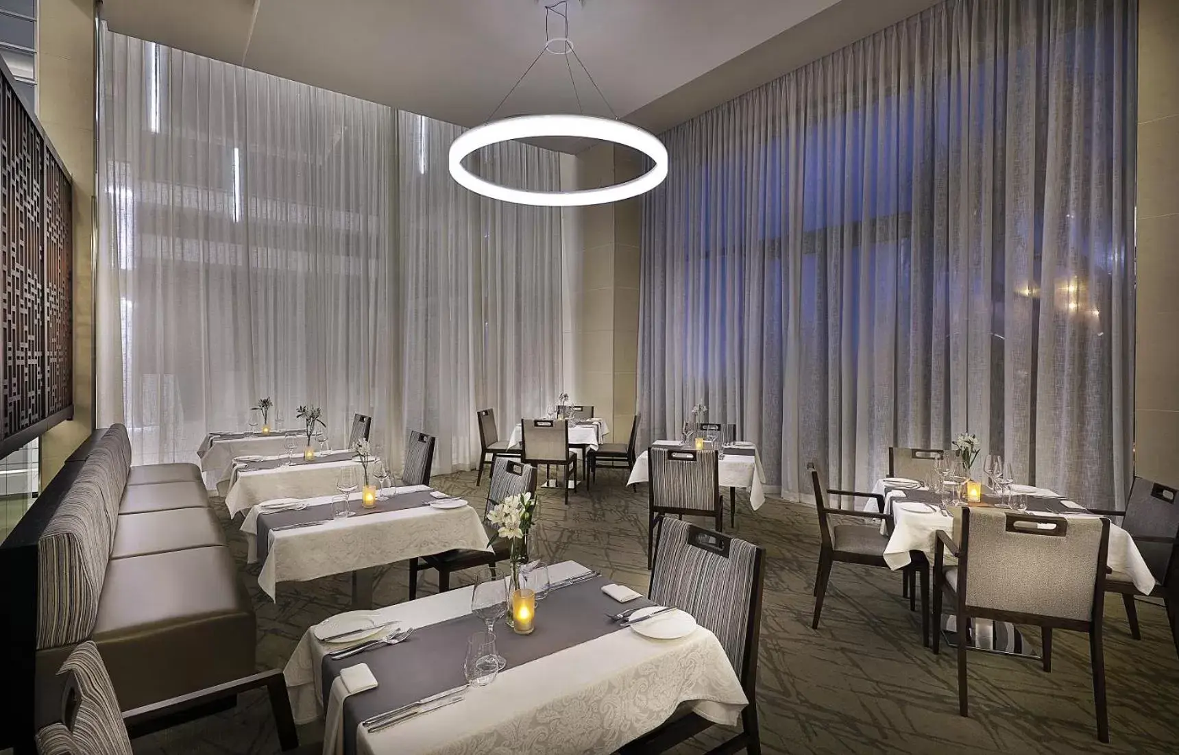 Restaurant/Places to Eat in The Residences at Crystal Towers