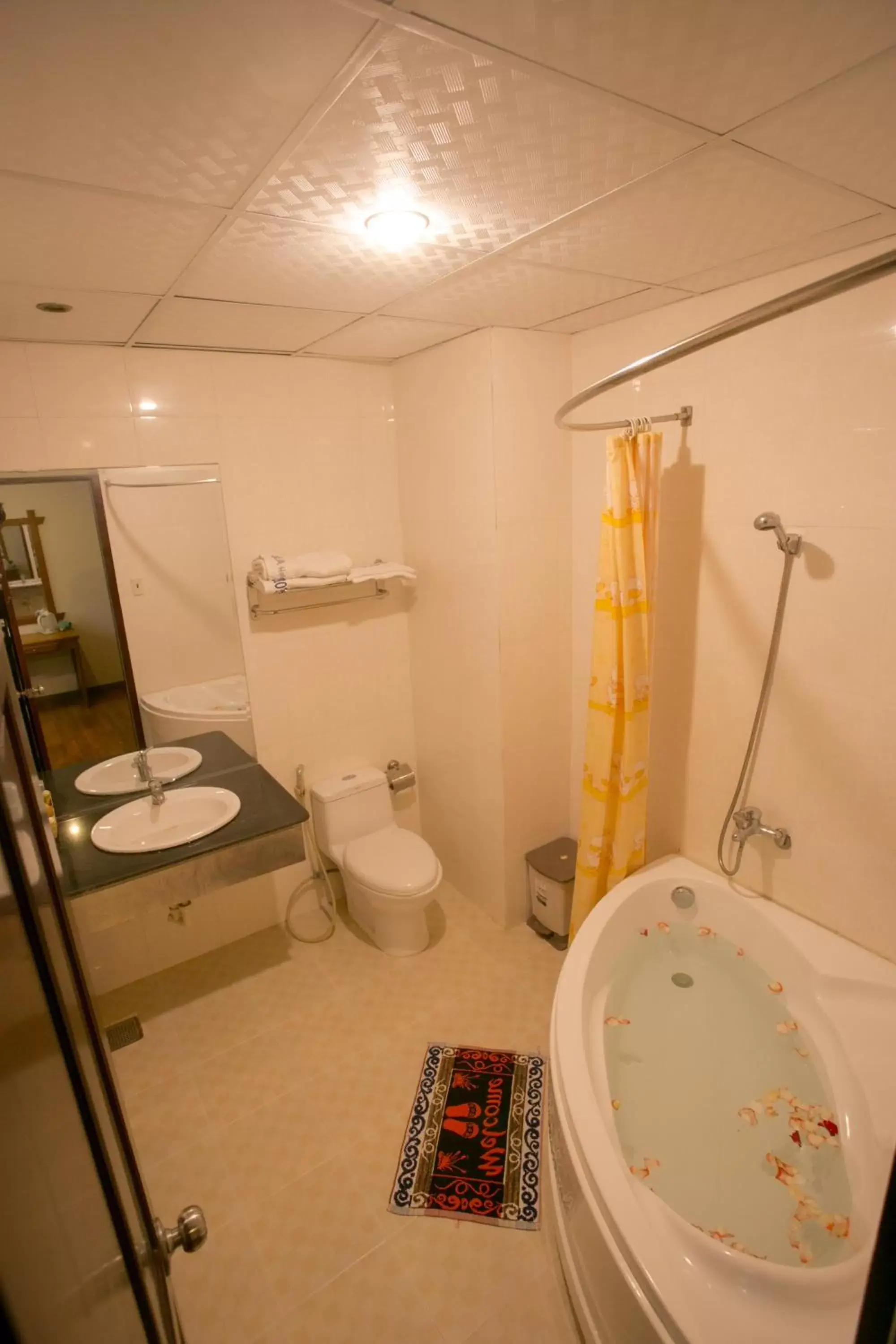 Bathroom in Golden Sea Hotel