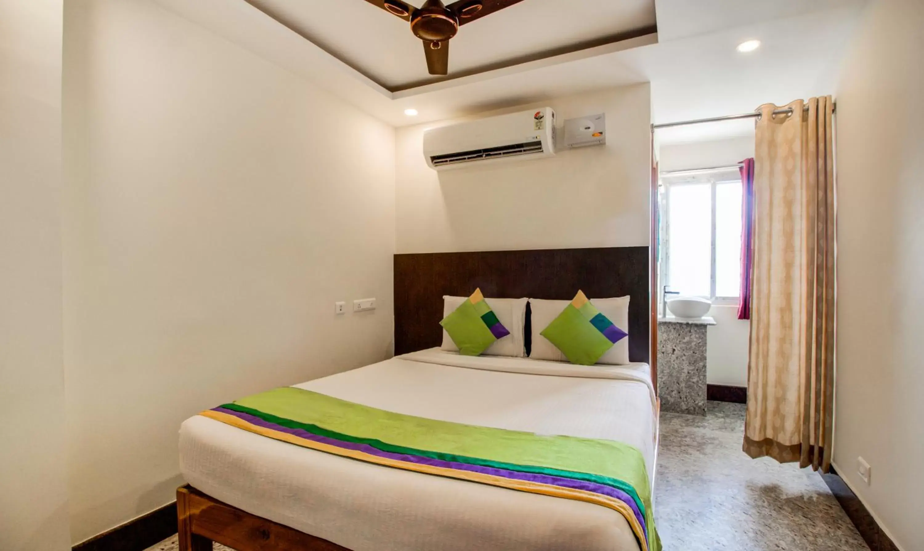 Bedroom, Bed in Treebo Sls Grand Bedroom, Bed in Treebo Sls Grand