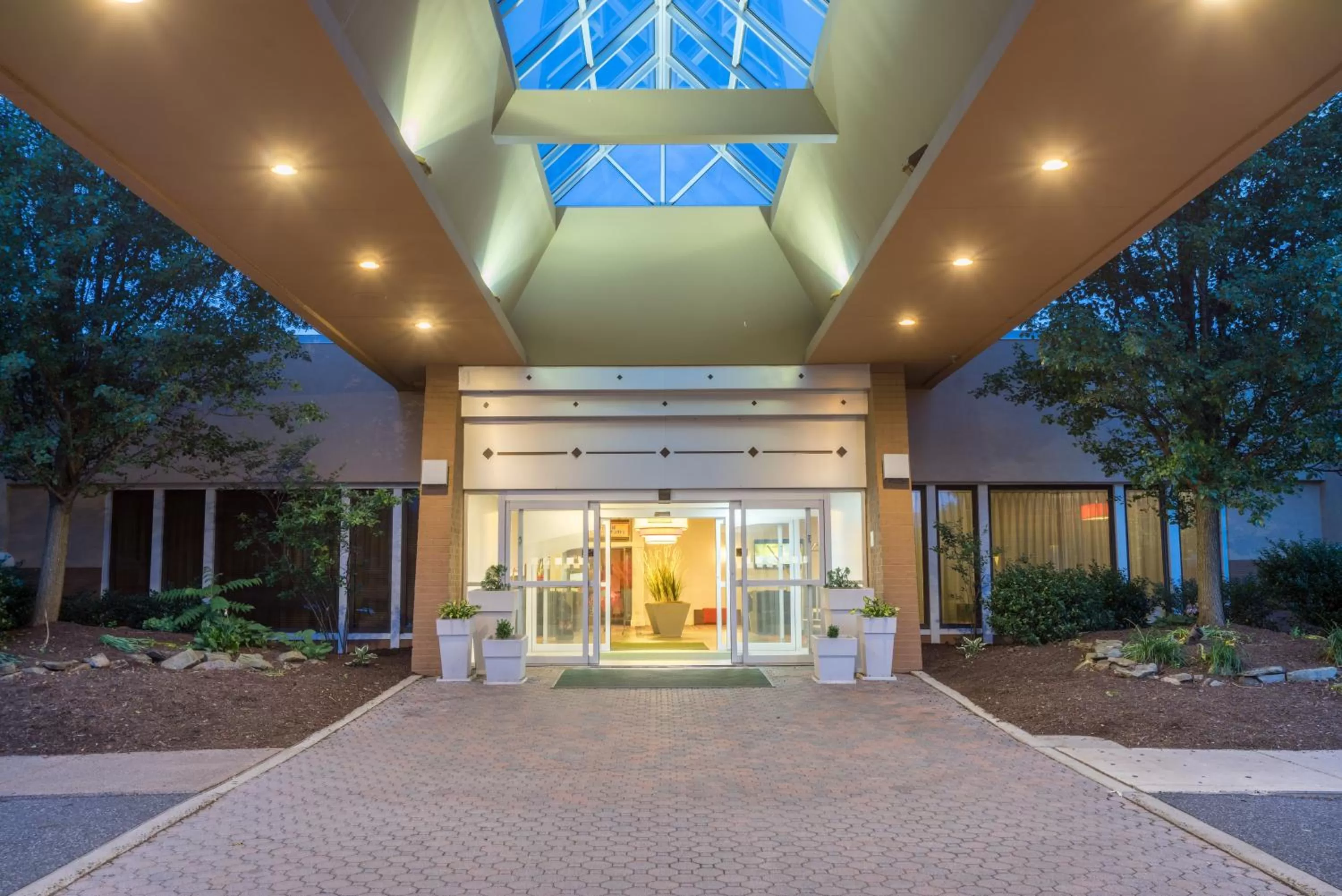 Property building in Holiday Inn Harrisburg I-81 Hershey Area by IHG