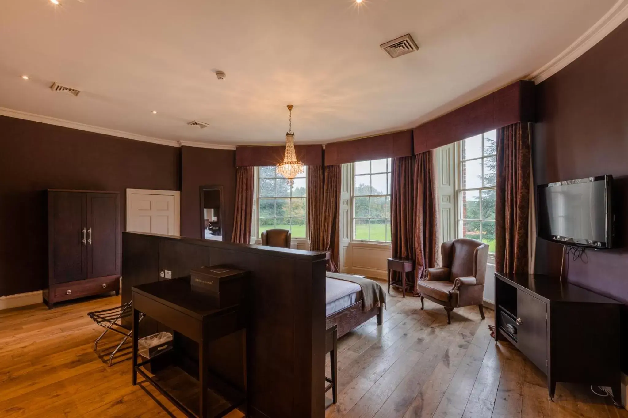 Photo of the whole room in Stoke Place- Part of the Cairn Collection