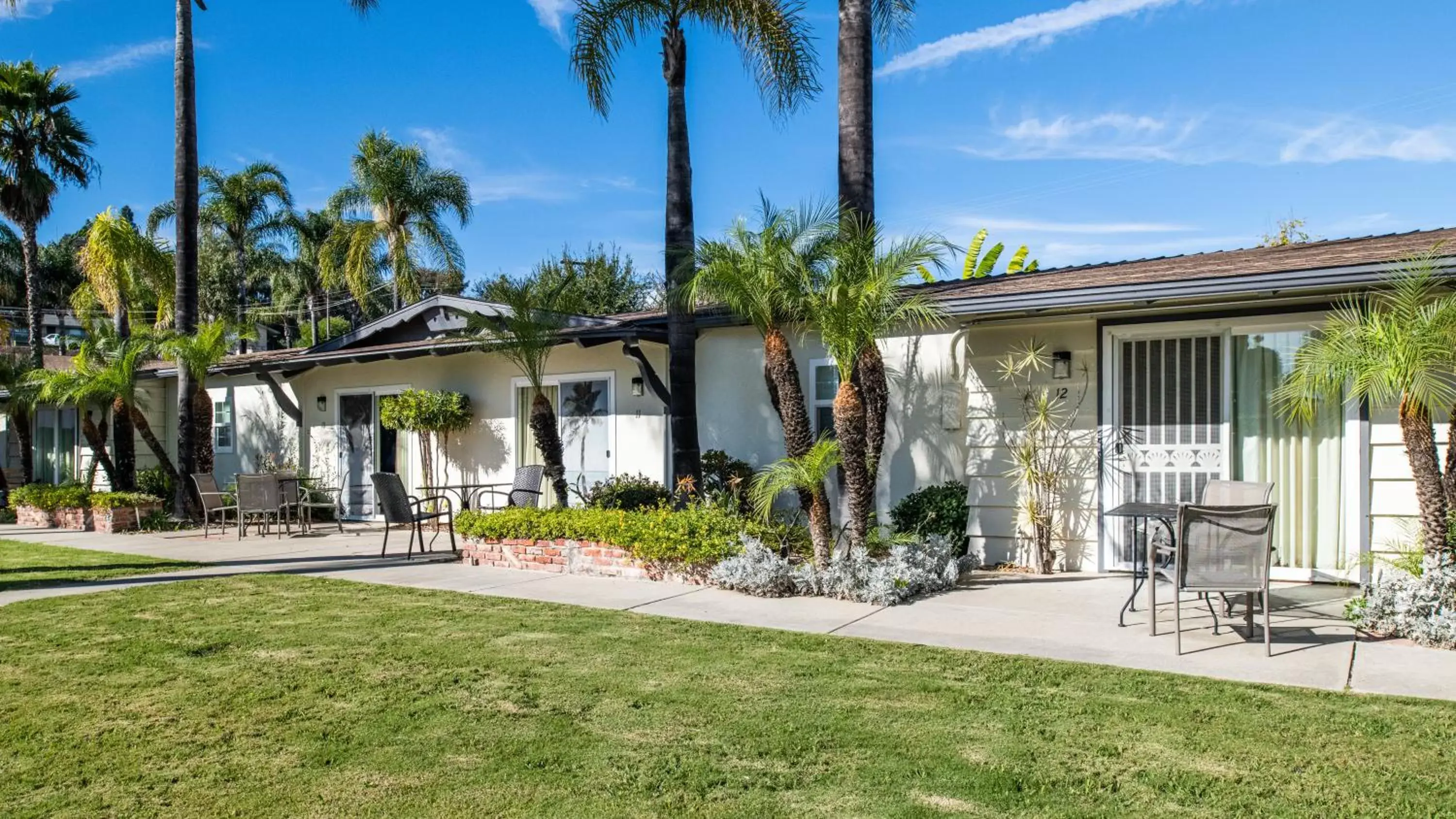 Property Building in Fallbrook Country Inn