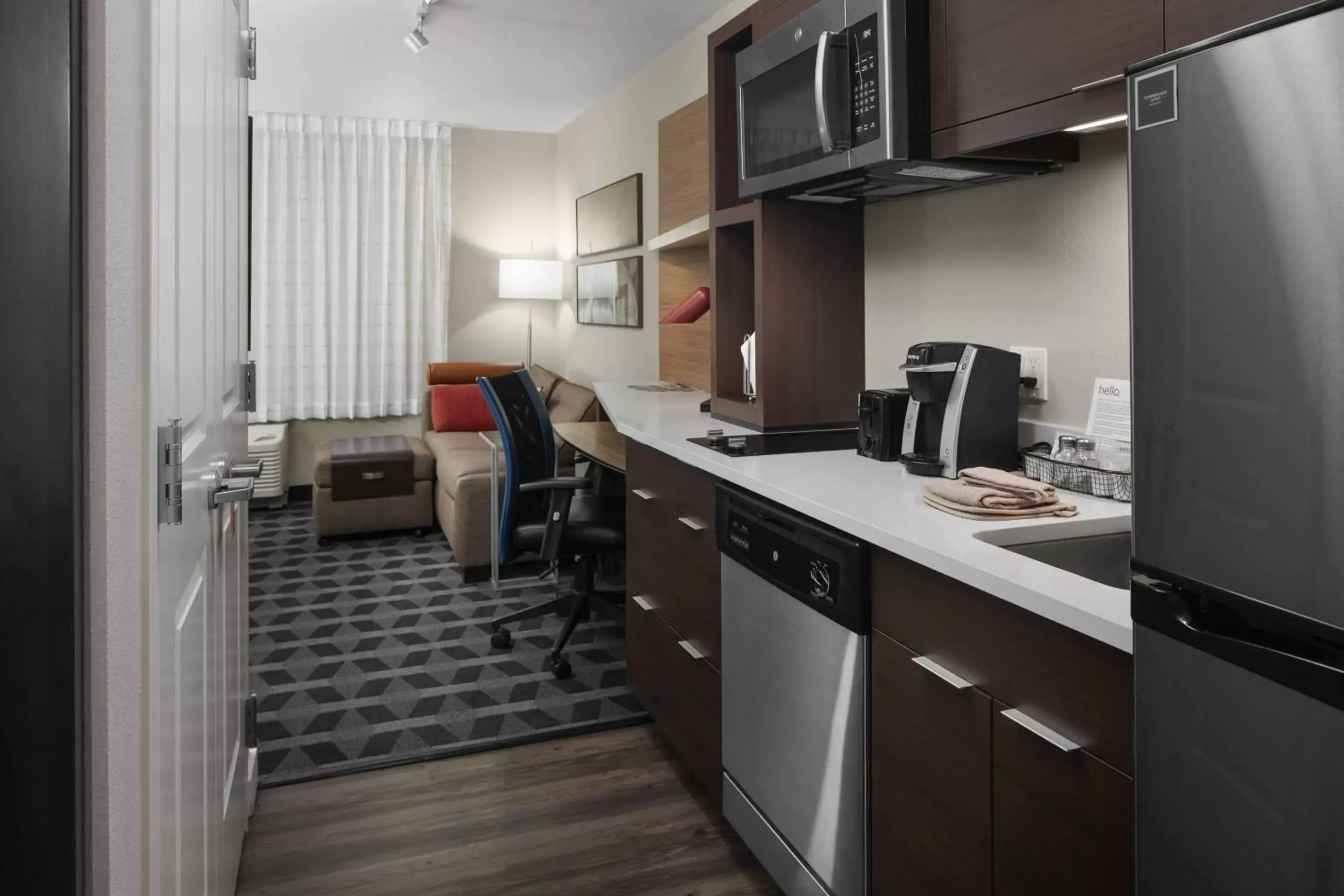Kitchen or kitchenette, Kitchen/Kitchenette in TownePlace Suites by Marriott Tampa South