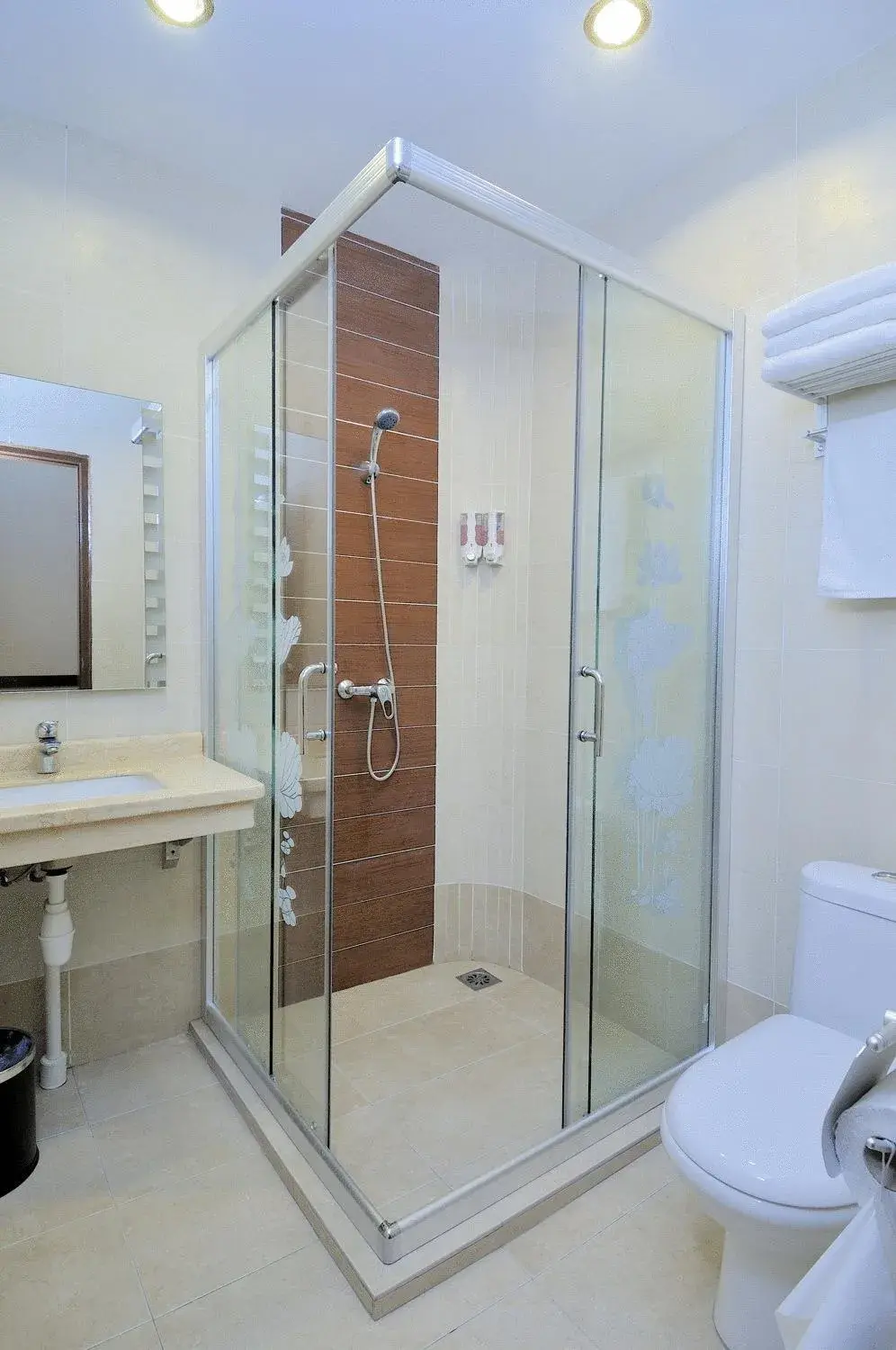 Bathroom in Ming Paragon Hotel & Spa