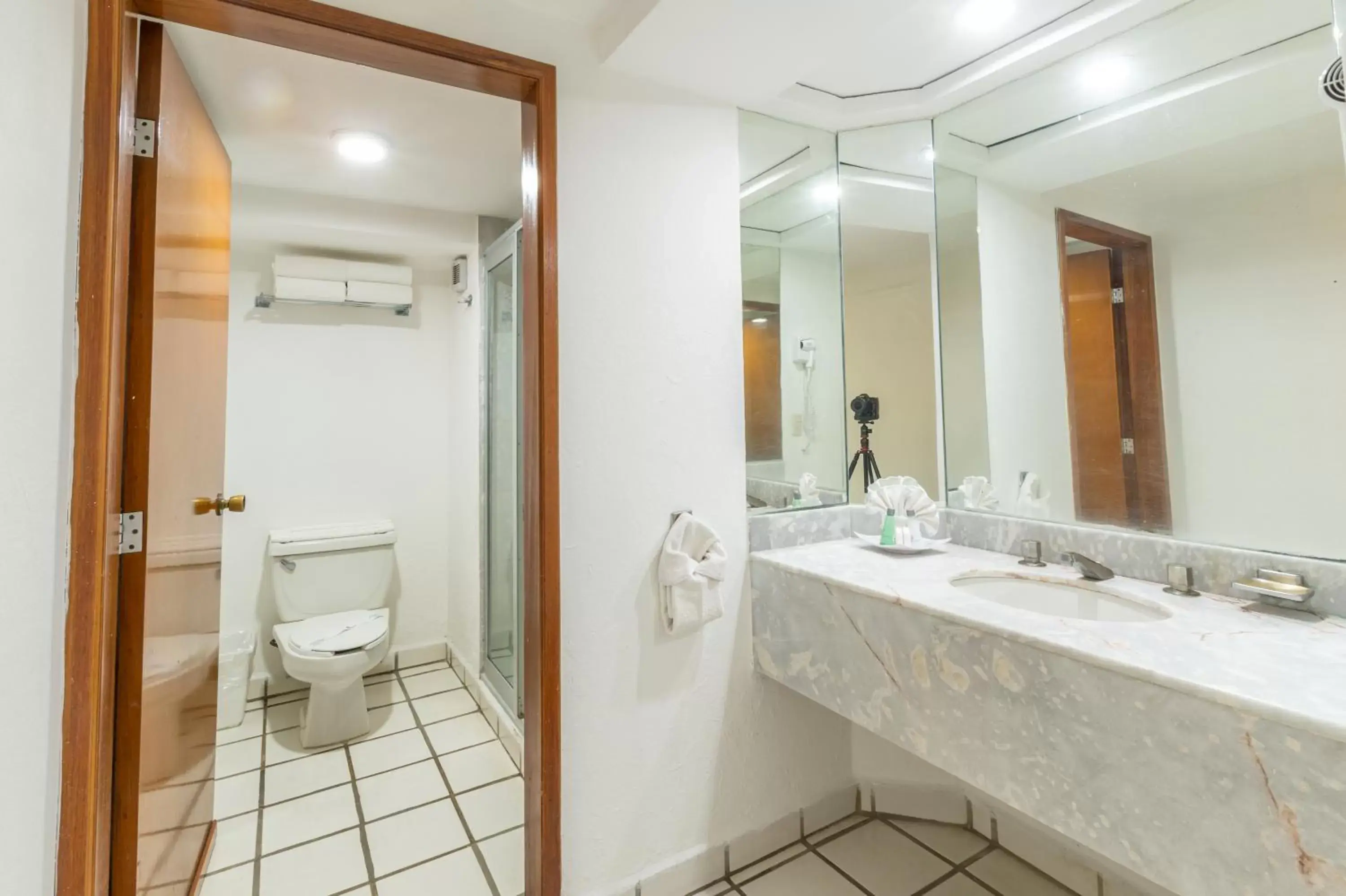 Bathroom in Costa de Oro Beach Hotel