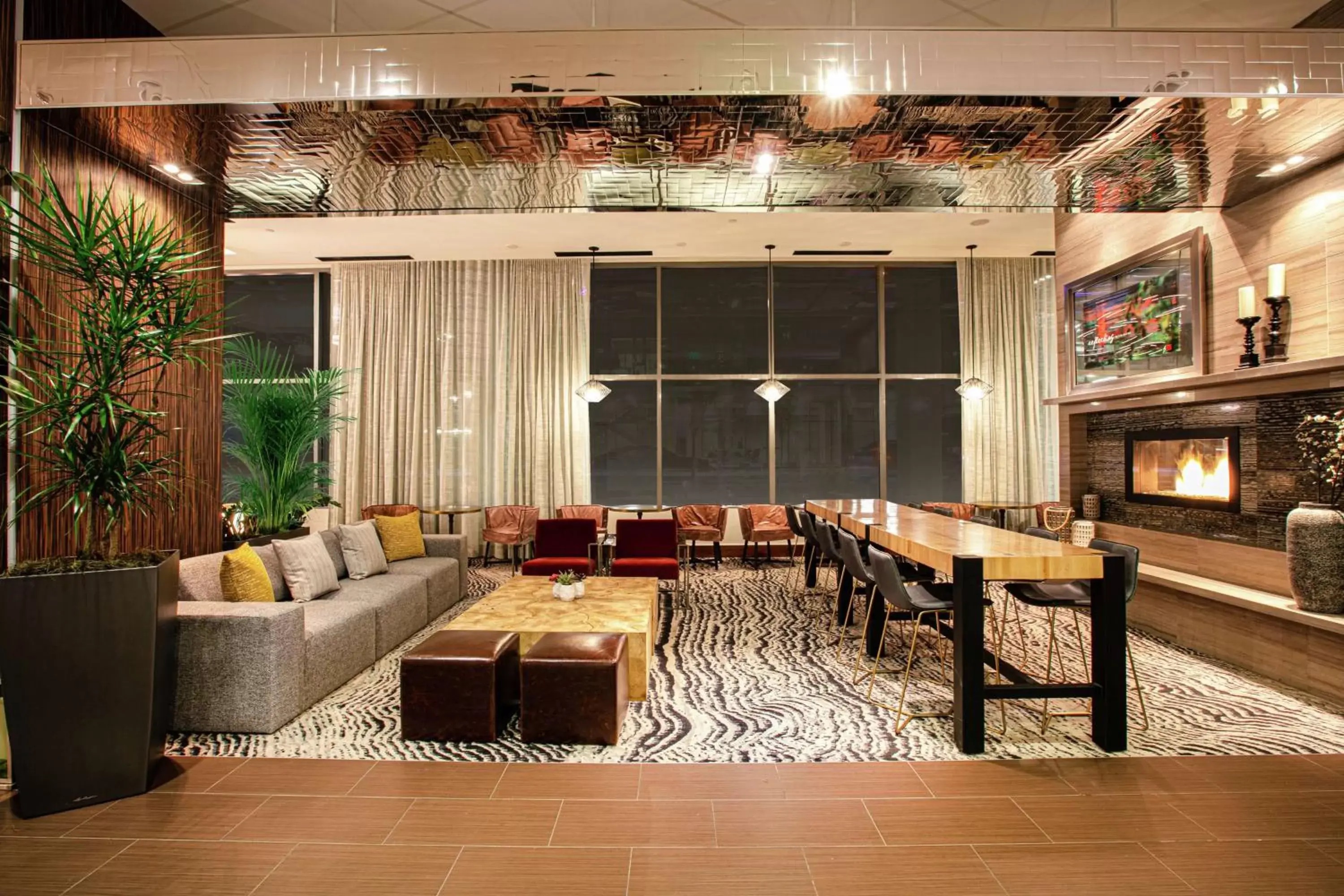 Lounge or bar in Hilton Garden Inn Seattle Downtown