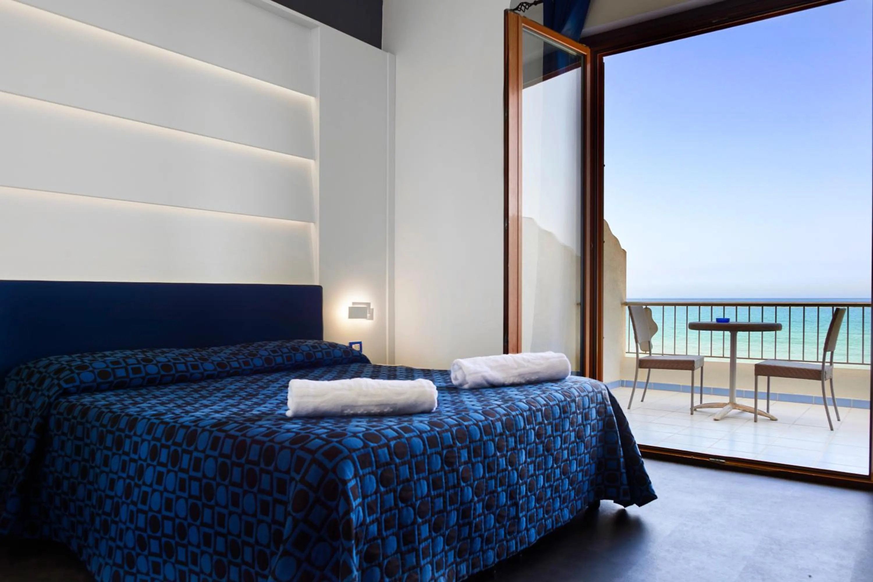 Deluxe Double Room with Terrace and Sea View in Hotel La Battigia