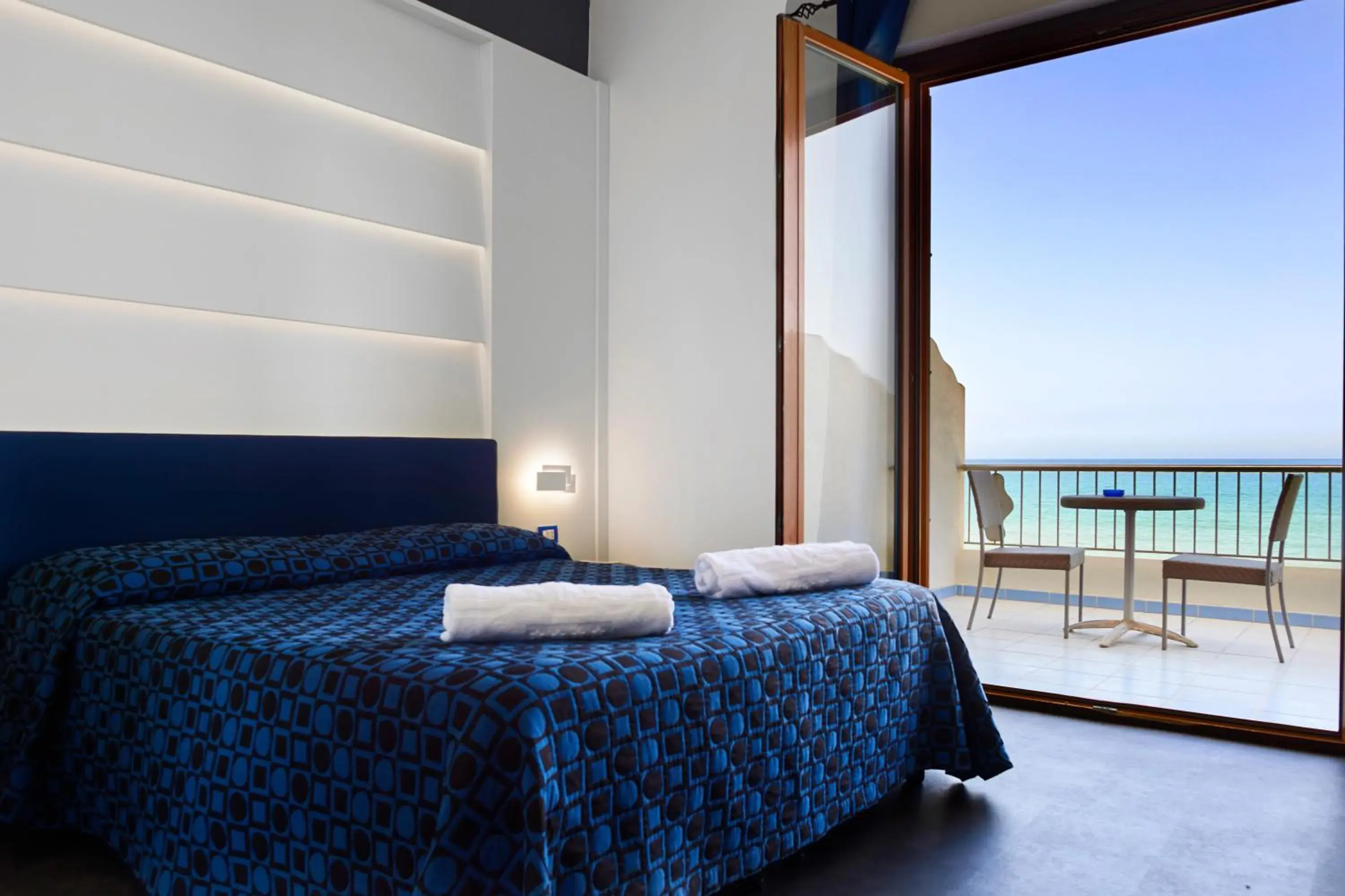 Bed in Hotel La Battigia
