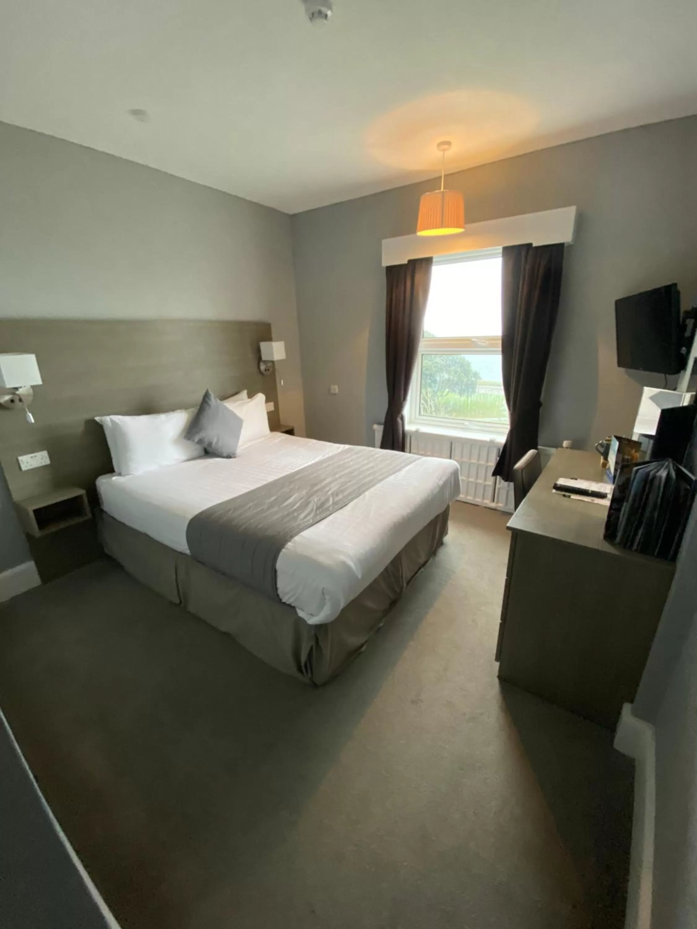 Photo of the whole room in Cottonwood Boutique