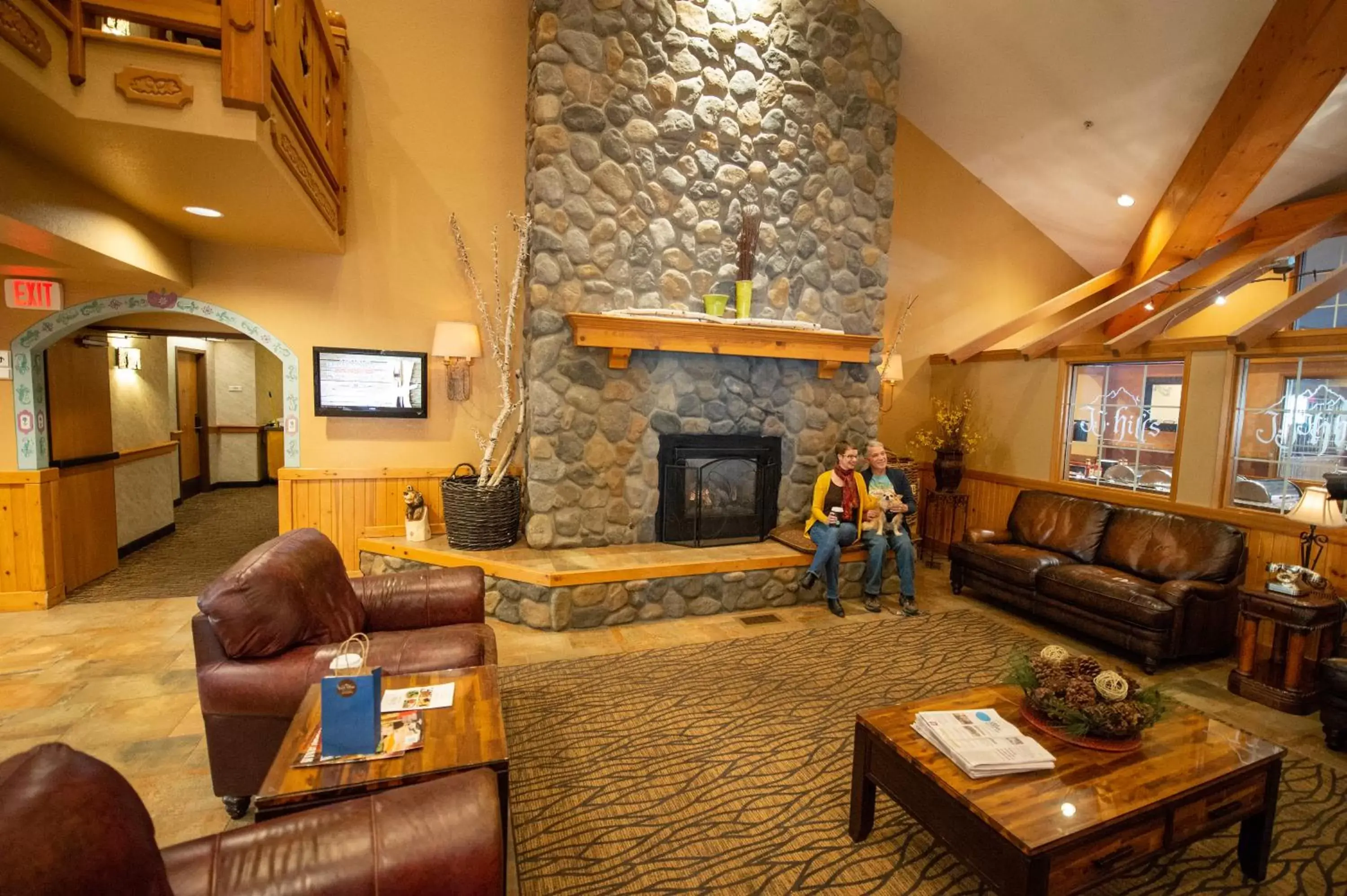 Living room, Seating Area in Icicle Village Resort