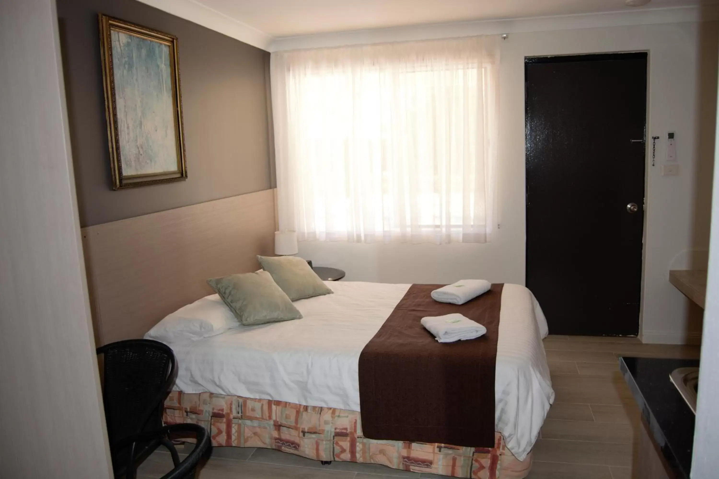 Bed in Civic Motor Inn Bed in Civic Motor Inn