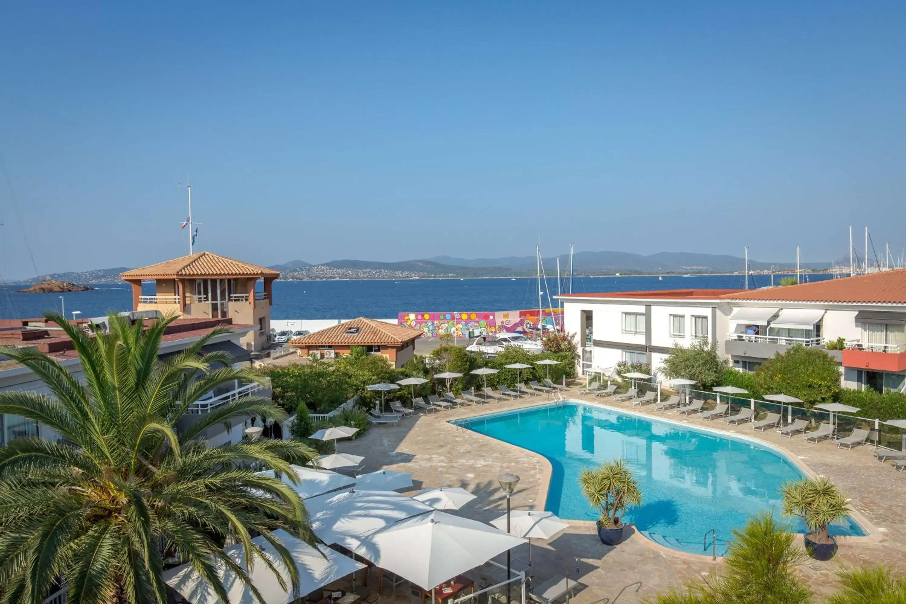 Property building, Pool View in Best Western Plus La Marina