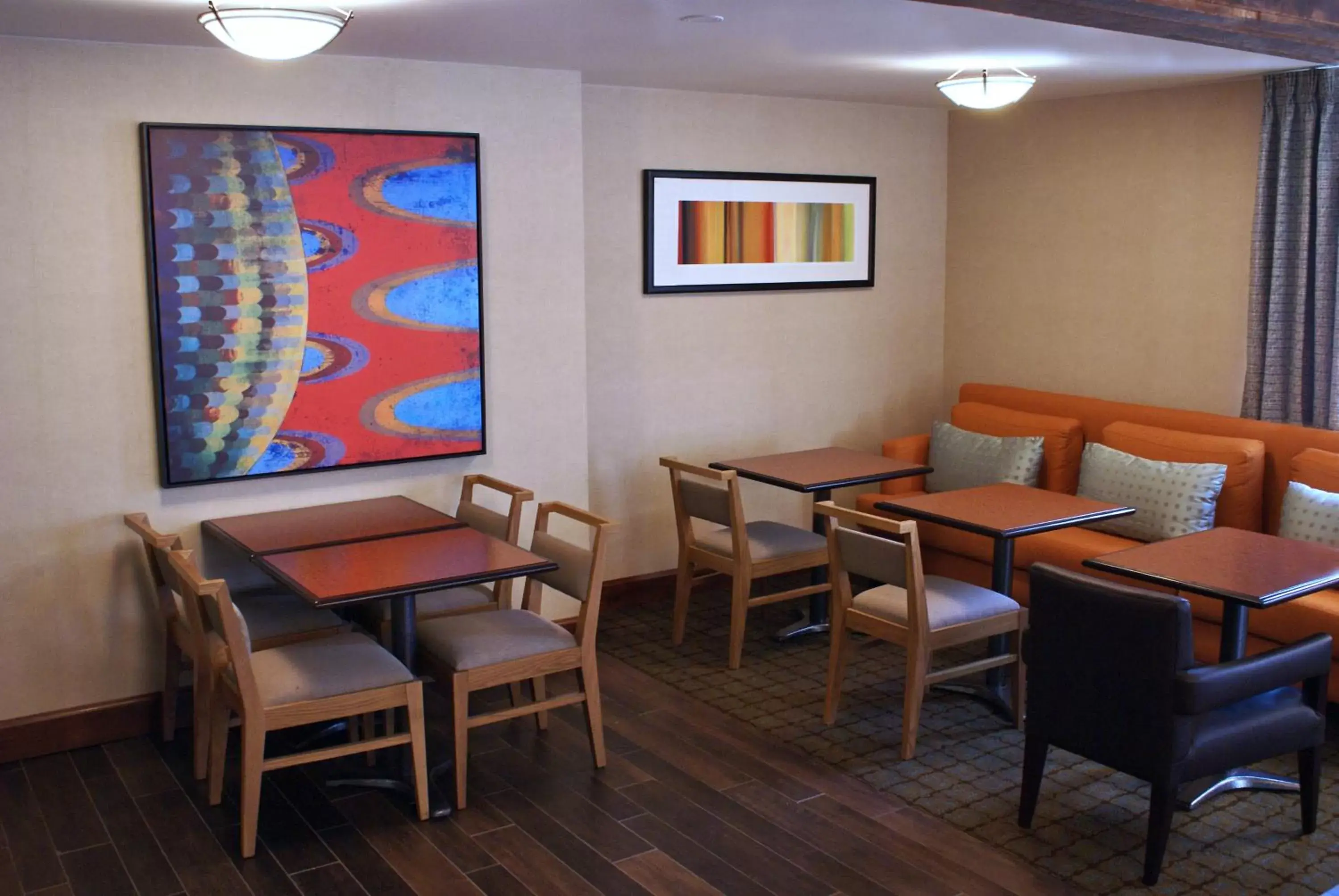 Restaurant/Places to Eat in The Addison Hotel SureStay Collection by Best Western