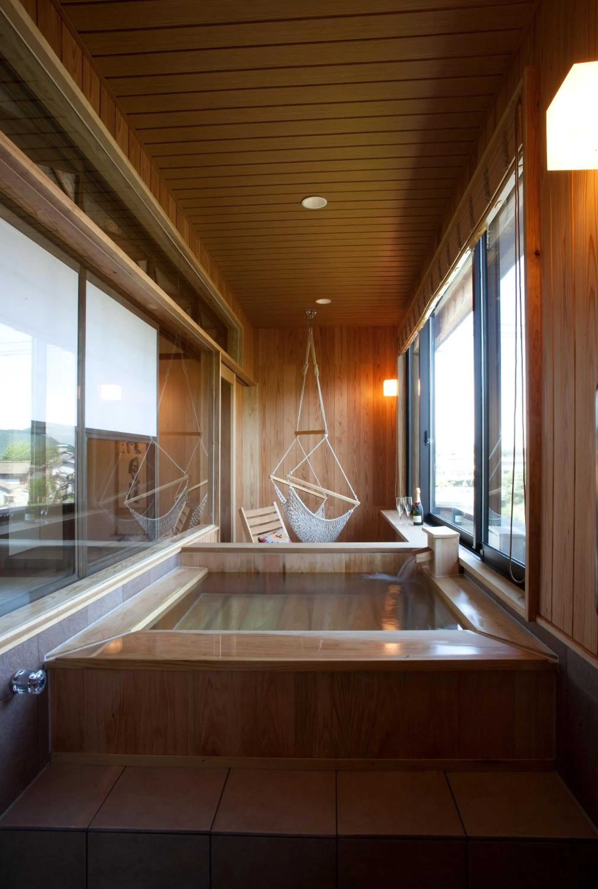 Hot Spring Bath in Ryokan Oomuraya