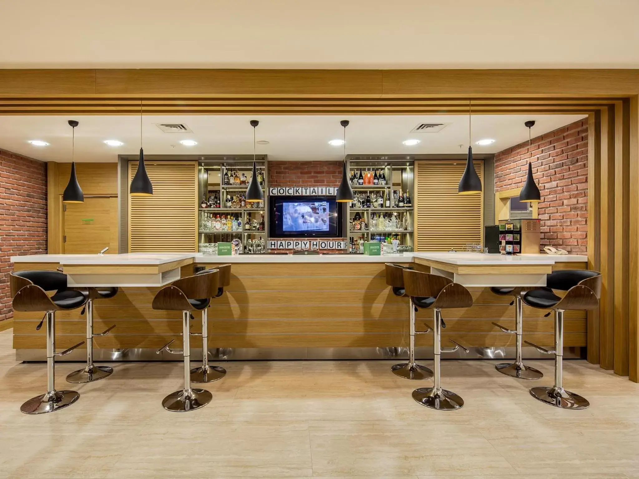 Lounge or bar in Holiday Inn Antalya - Lara, an IHG Hotel