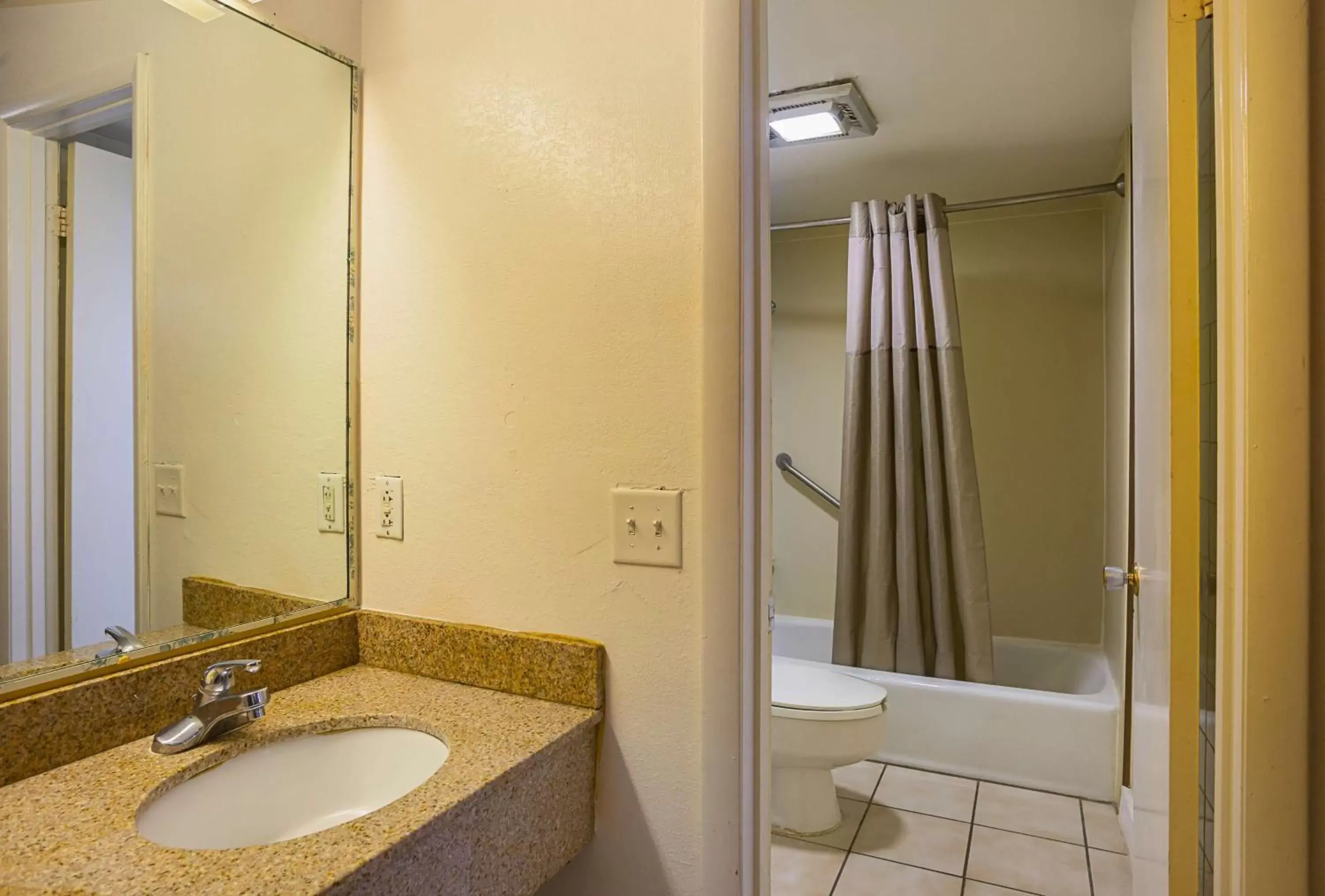 Toilet, Bathroom in Motel 6-Brinkley, AR