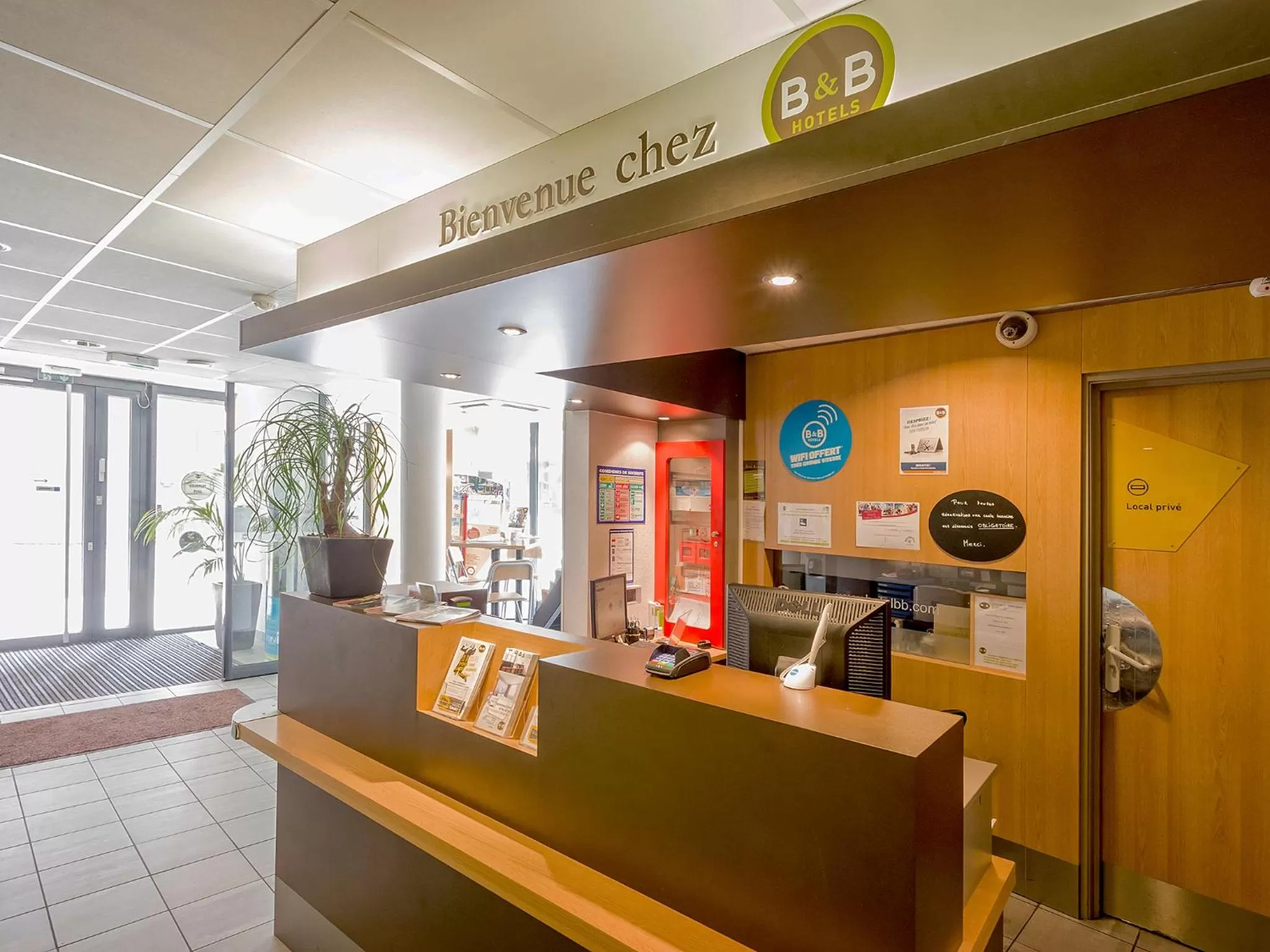 Lobby or reception in B&B HOTEL Mulhouse Centre