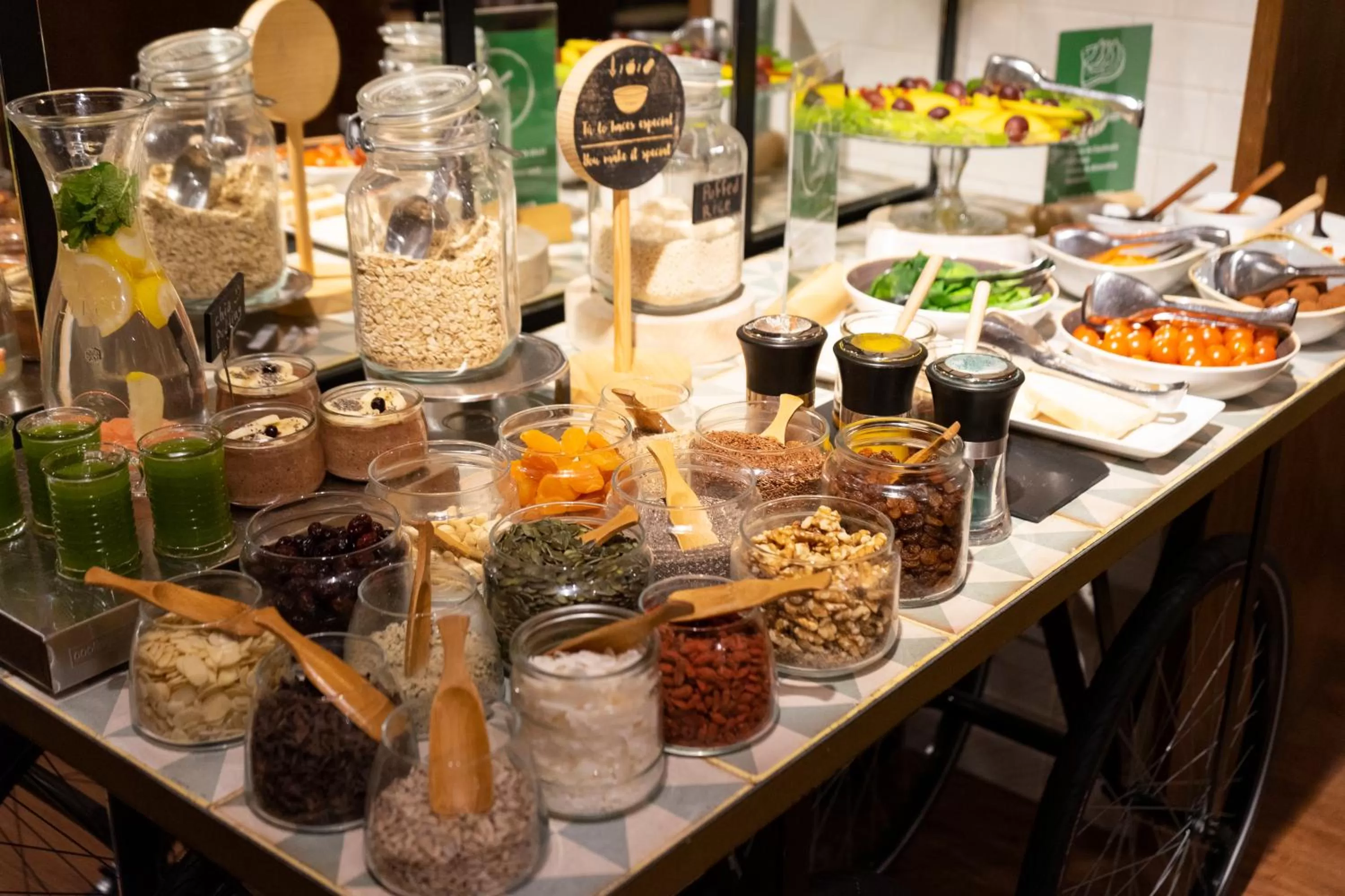 Breakfast in Petit Palace Boqueria Garden