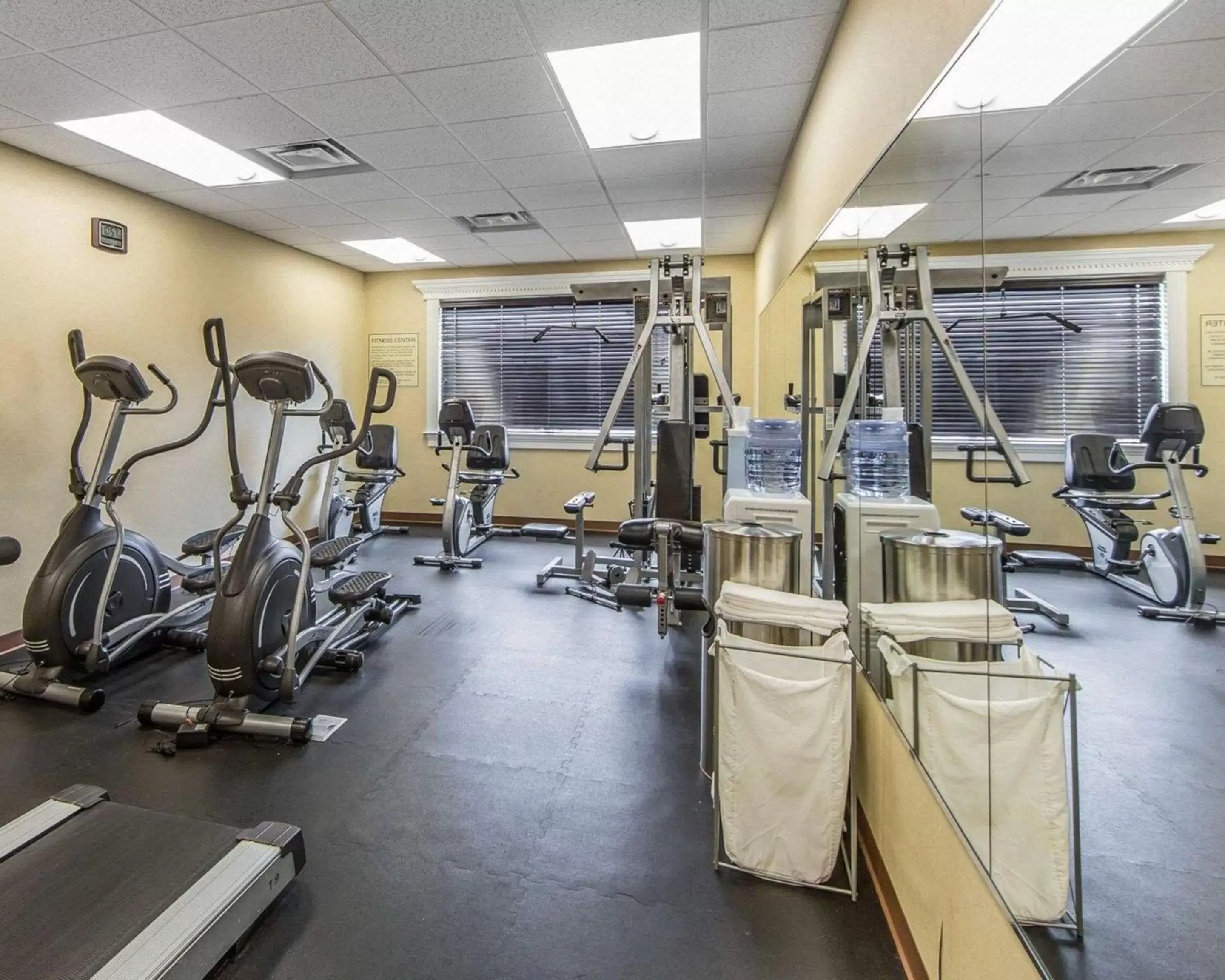 Fitness centre/facilities, Fitness Center/Facilities in Clarion Inn Near Island Drive