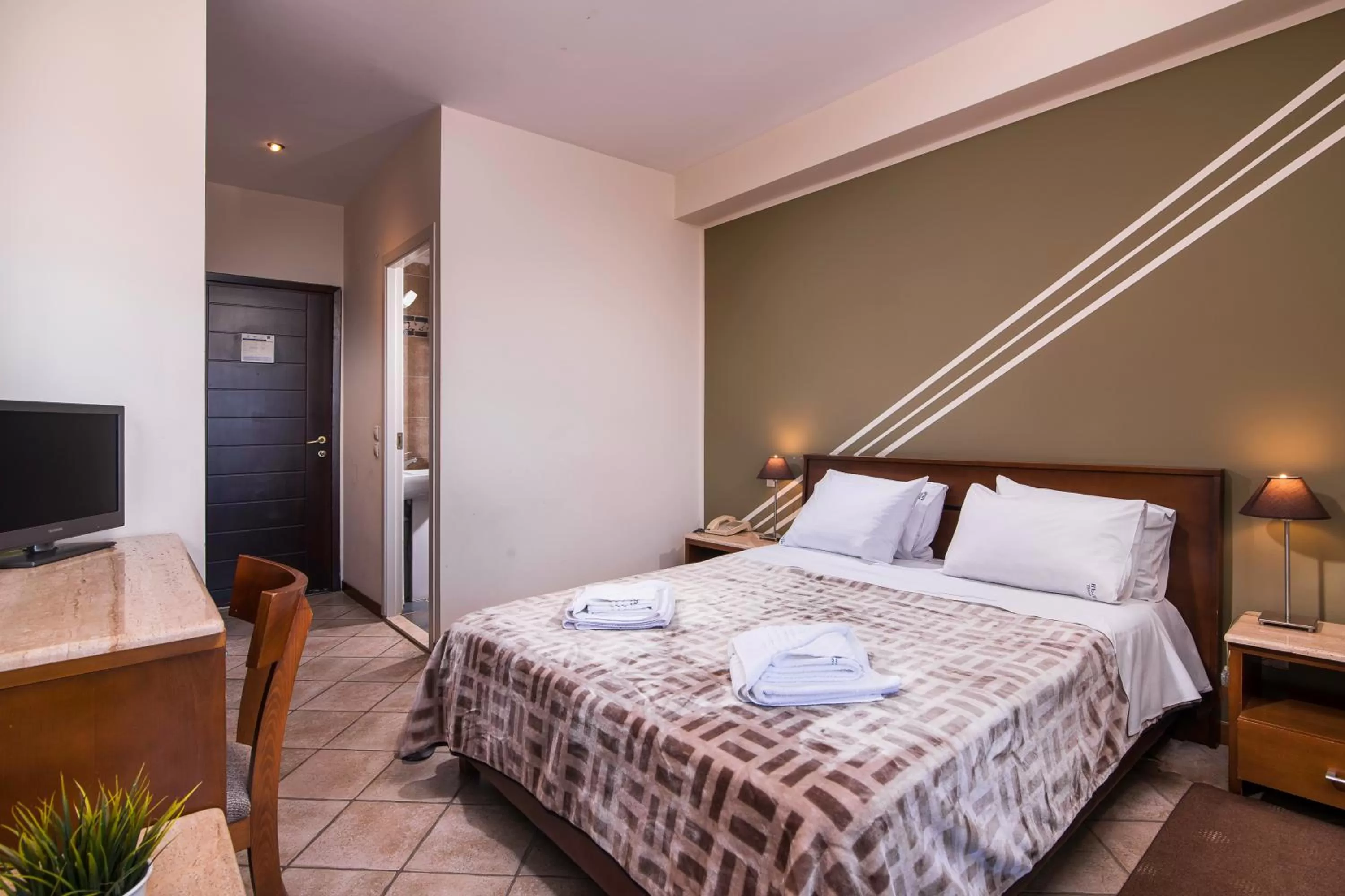 Bedroom, Bed in Hotel Aigli