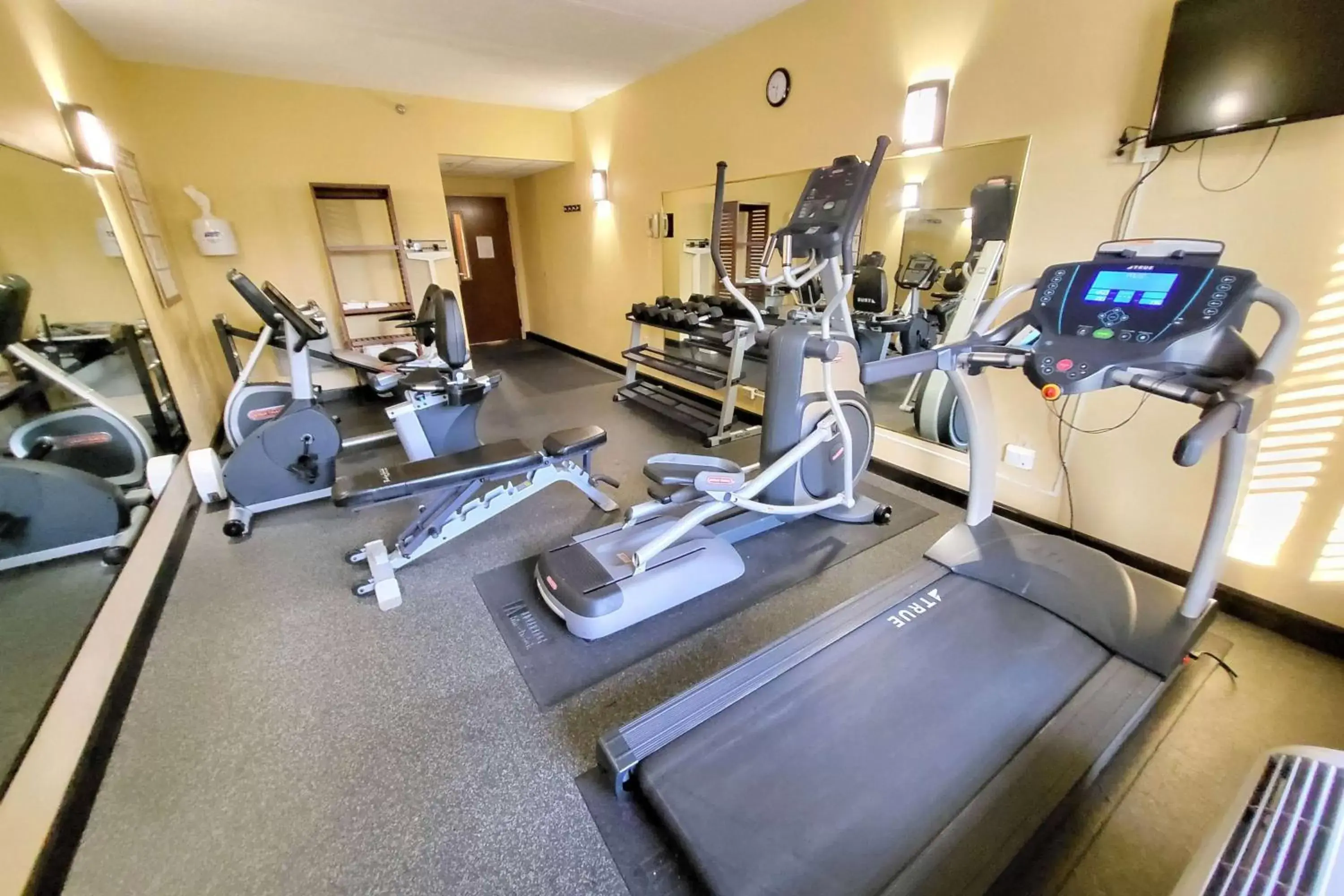 Fitness centre/facilities, Fitness Center/Facilities in Wingate by Wyndham Greensboro-Coliseum