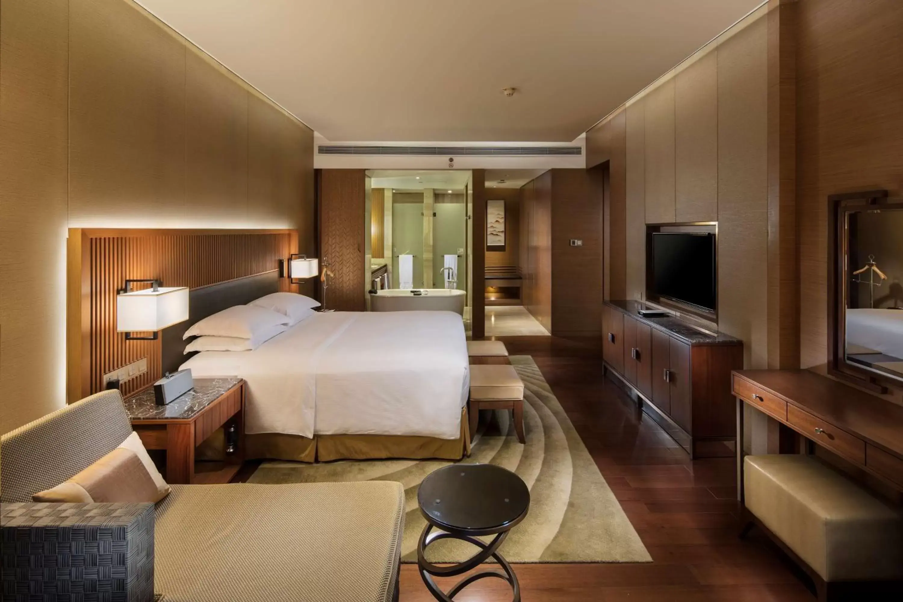 Living room, Bed in Hilton Wuhan Optics Valley Living room, Bed in Hilton Wuhan Optics Valley