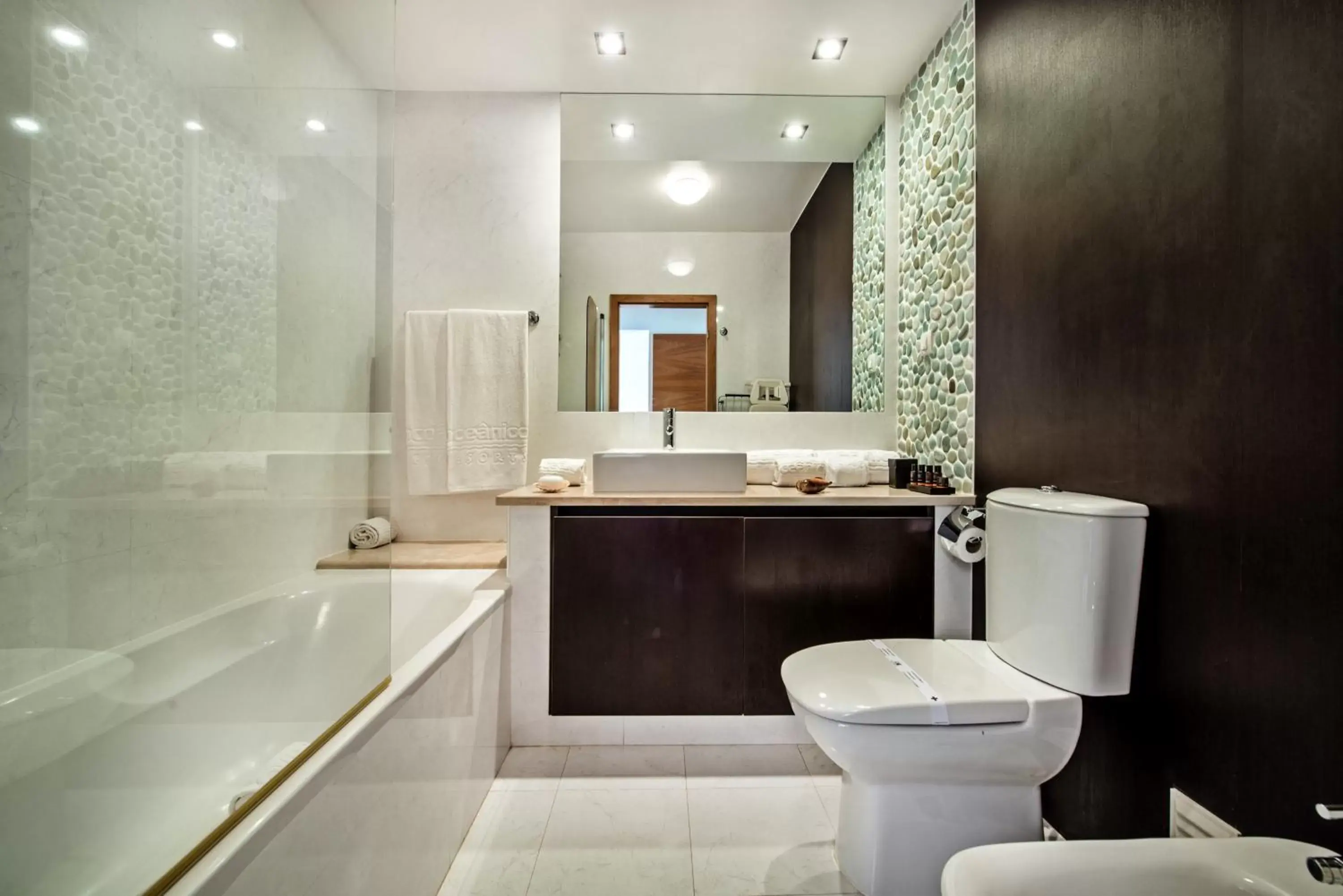 Bathroom in Baia da Luz Resort