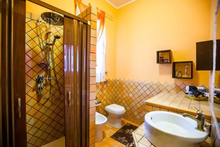 Shower, Bathroom in Profumo di Zagara