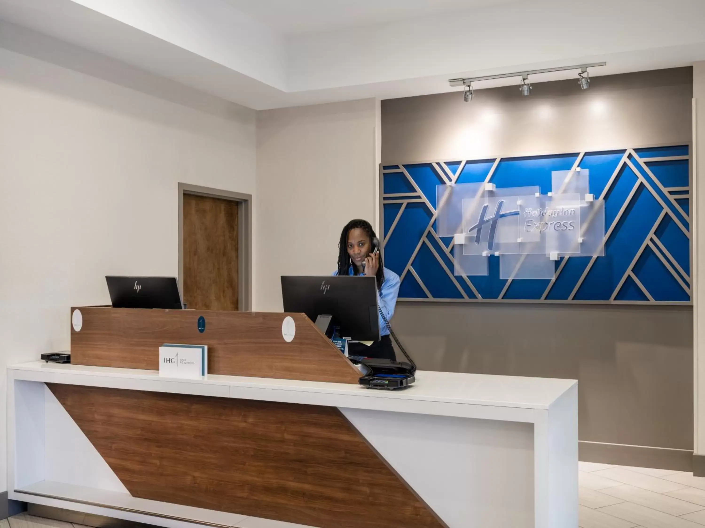 Lobby or reception in Holiday Inn Express & Suites Greensboro - I-40 atWendover, an IHG Hotel