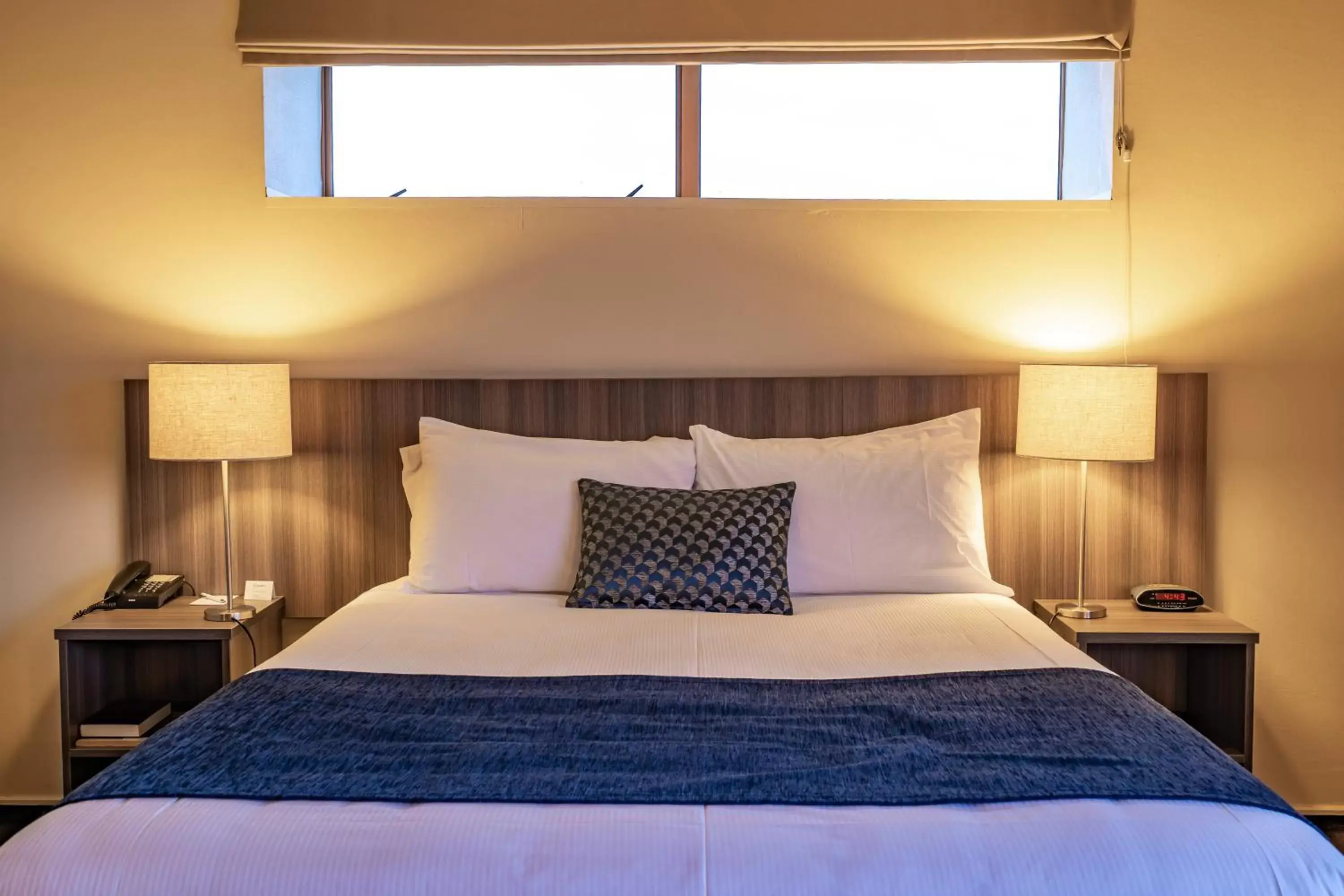 Bed in Kingsgate Hotel Dunedin