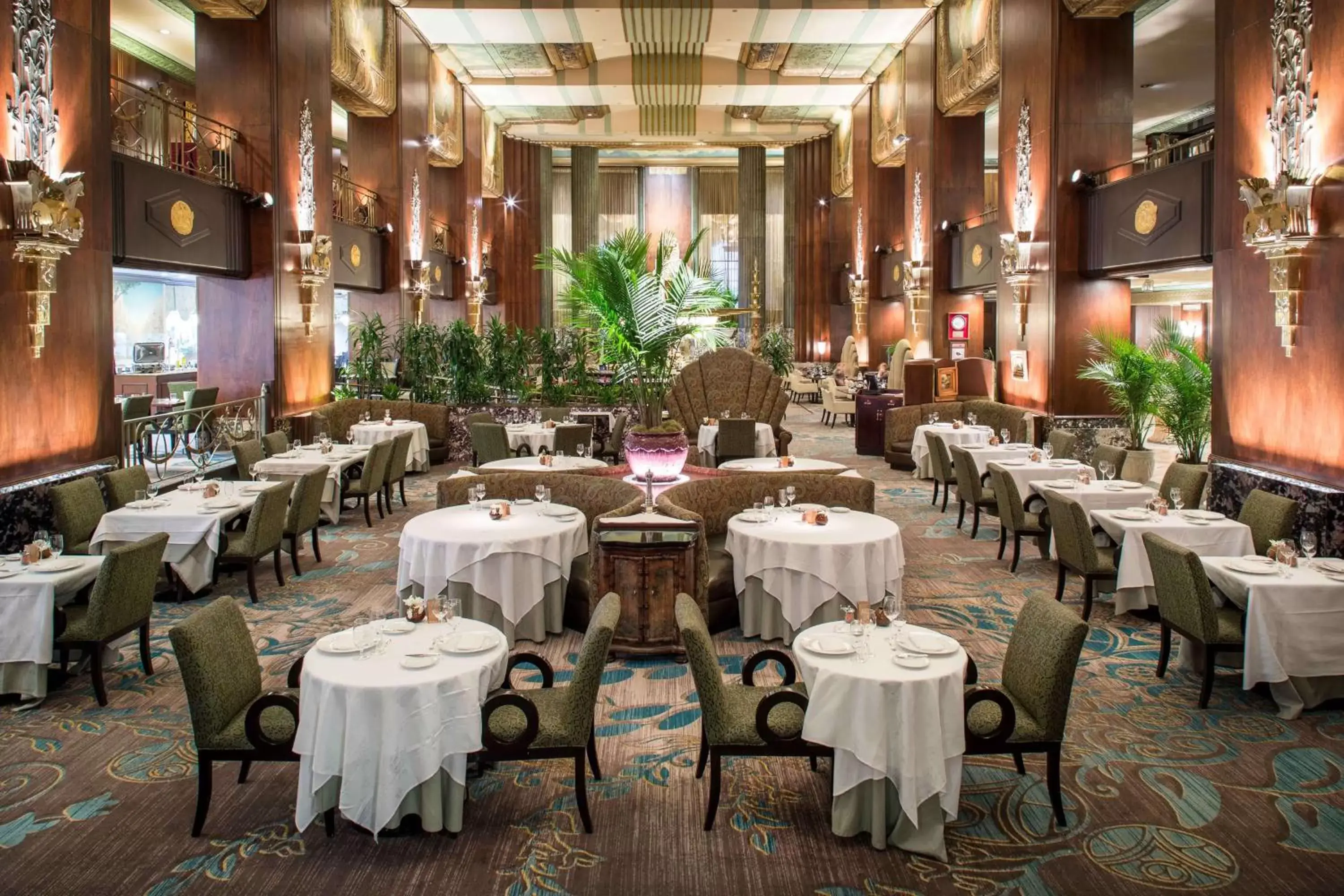 Dining area, Restaurant/Places to Eat in Hilton Cincinnati Netherland Plaza