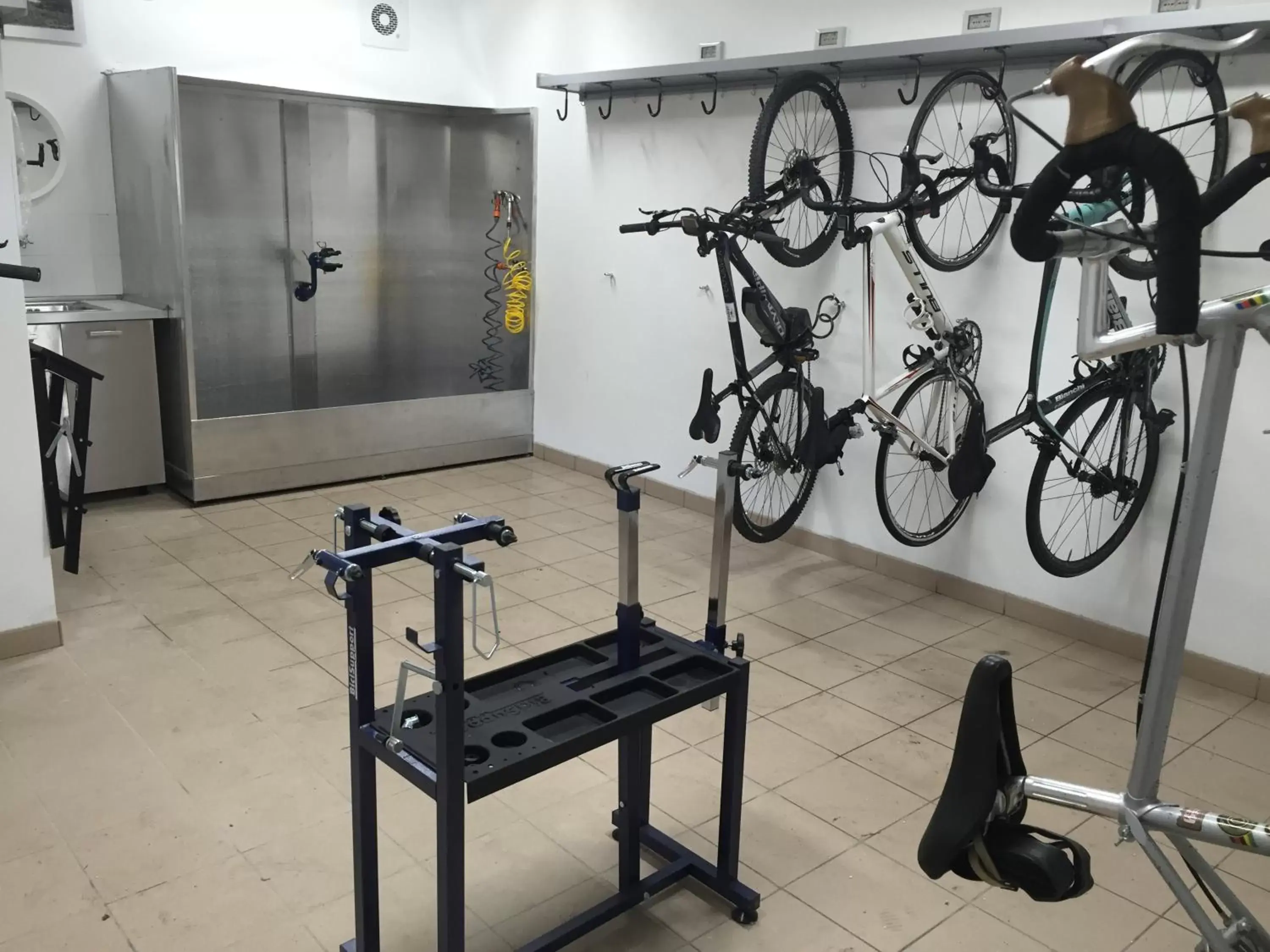 Cycling, Fitness Center/Facilities in Hotel Garni Pegrà