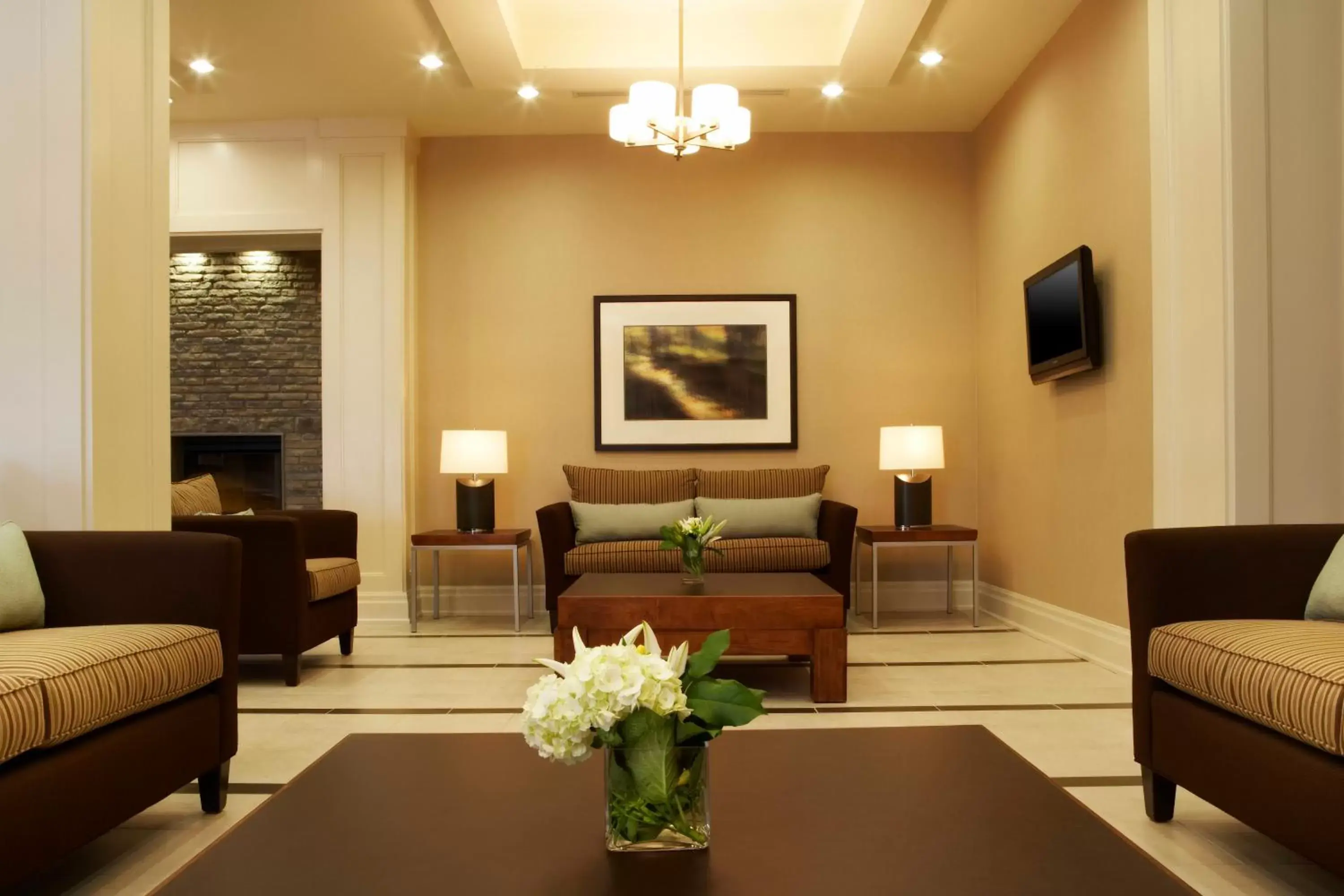 Lobby or reception, Lobby/Reception in Holiday Inn Express & Suites Vaughan-Southwest, an IHG Hotel