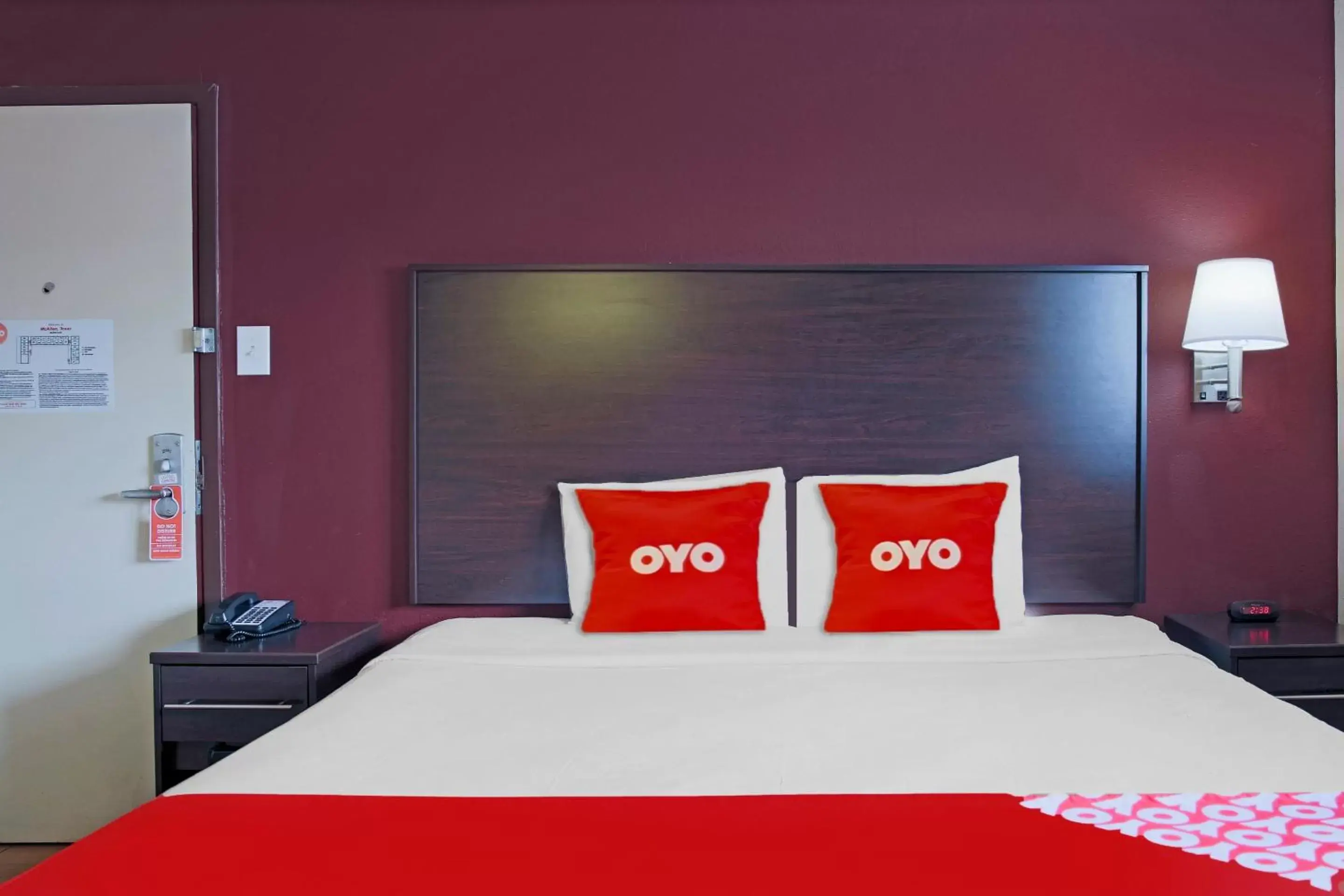 Bedroom, Bed in OYO Hotel McAllen Airport South