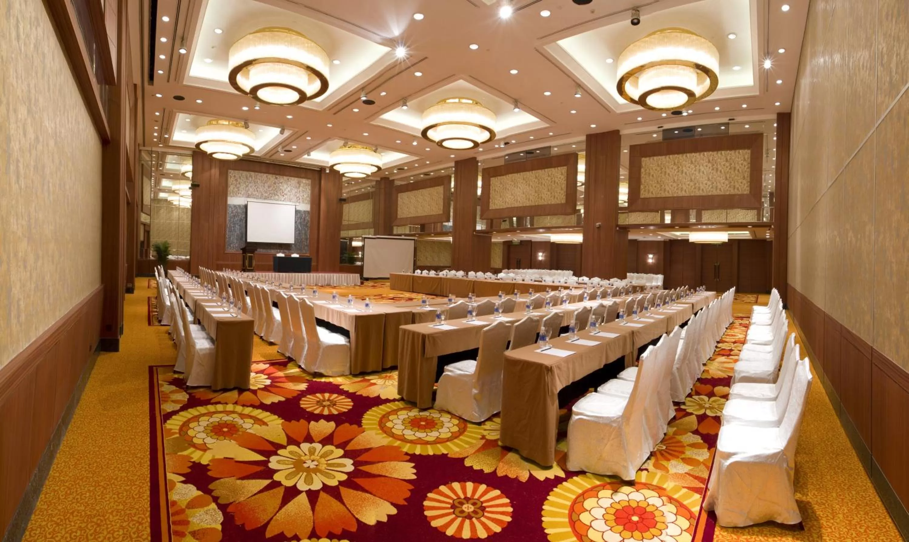 Business facilities in Hotel Nikko Dalian