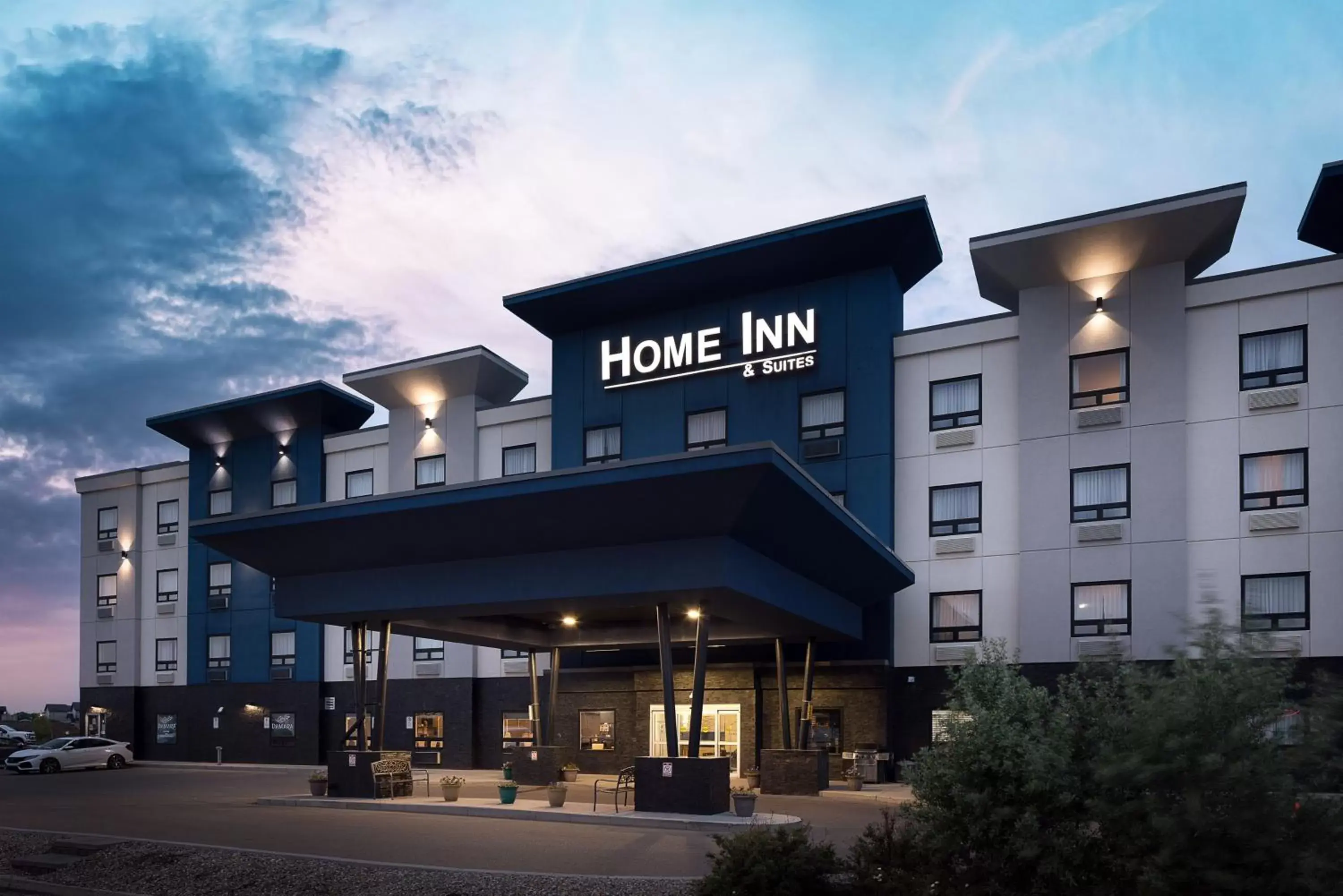 Property Building in Home Inn & Suites Saskatoon South