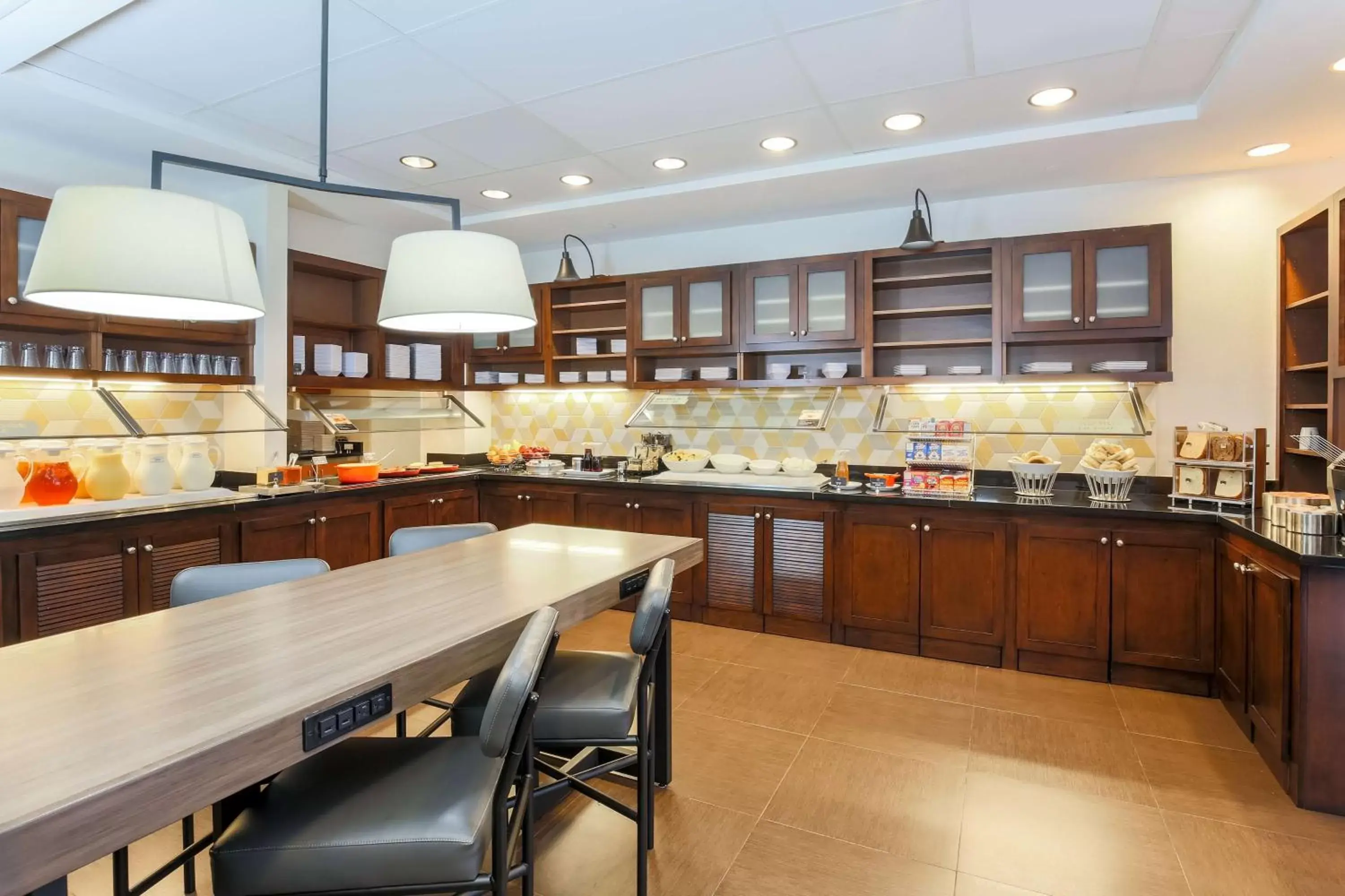 Restaurant/places to eat in Hyatt Place Dallas/Grapevine Restaurant/places to eat in Hyatt Place Dallas/Grapevine