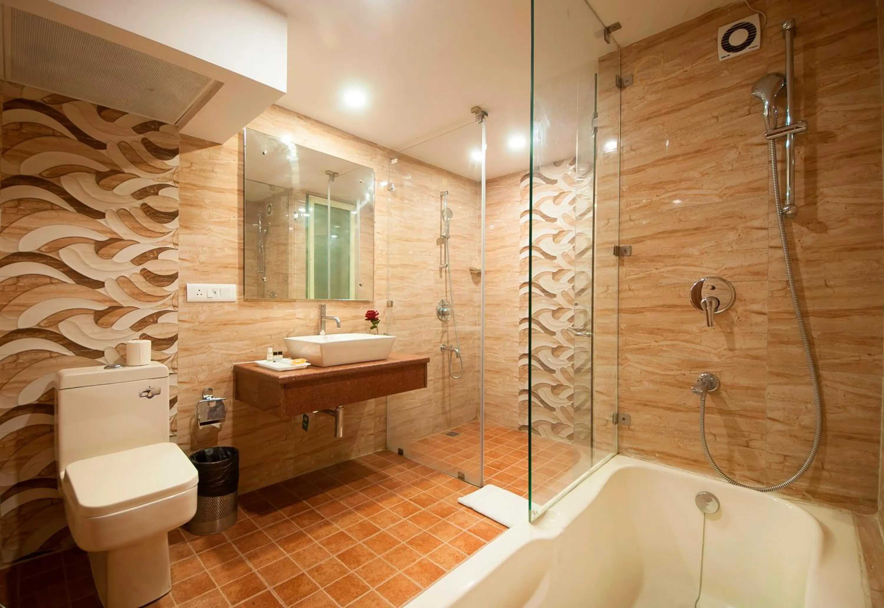 Bathroom in Airport Hotel Ramhan Palace Mahipalpur