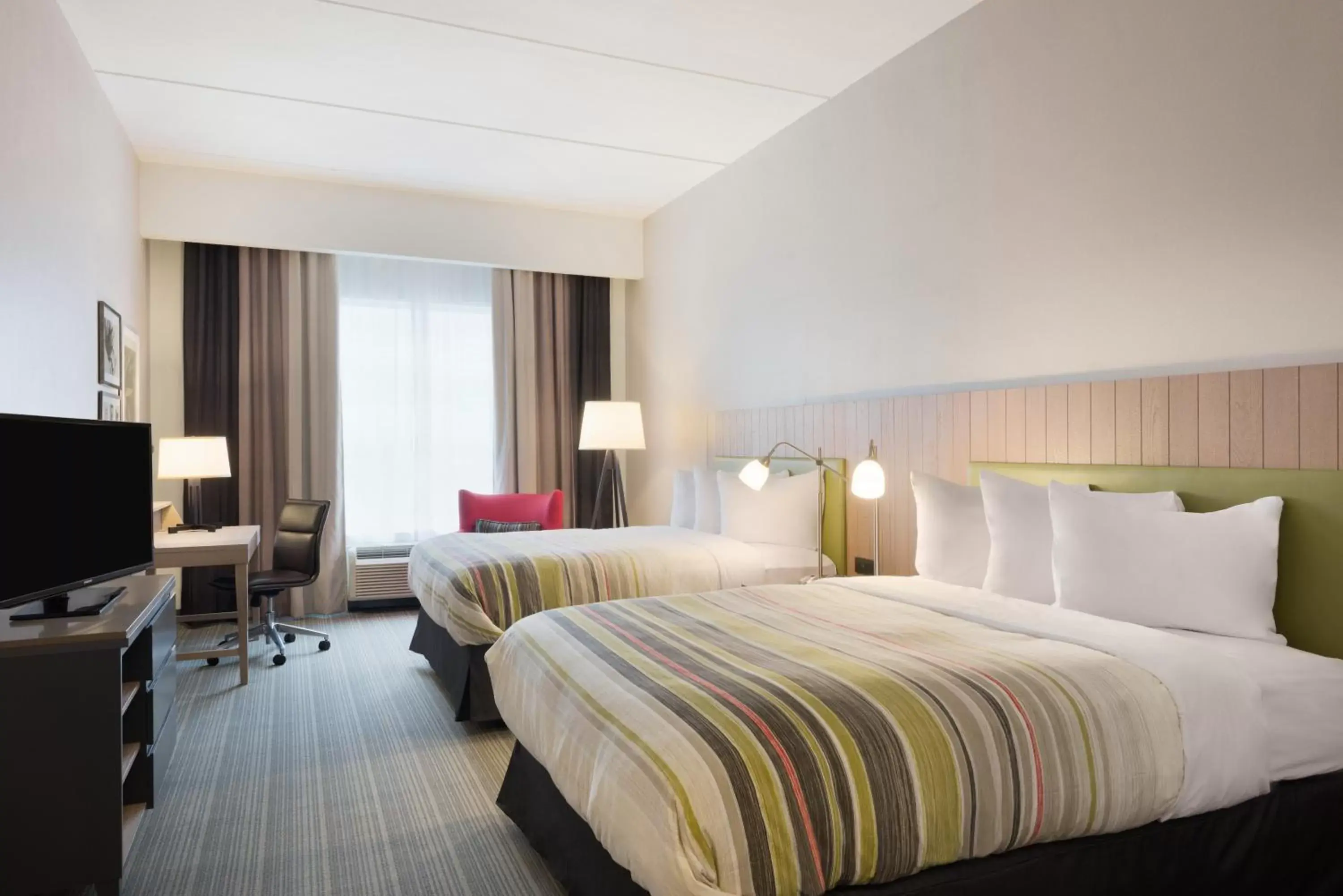 Photo of the whole room, Bed in Country Inn & Suites by Radisson, Katy Houston West , TX Photo of the whole room, Bed in Country Inn & Suites by Radisson, Katy Houston West , TX