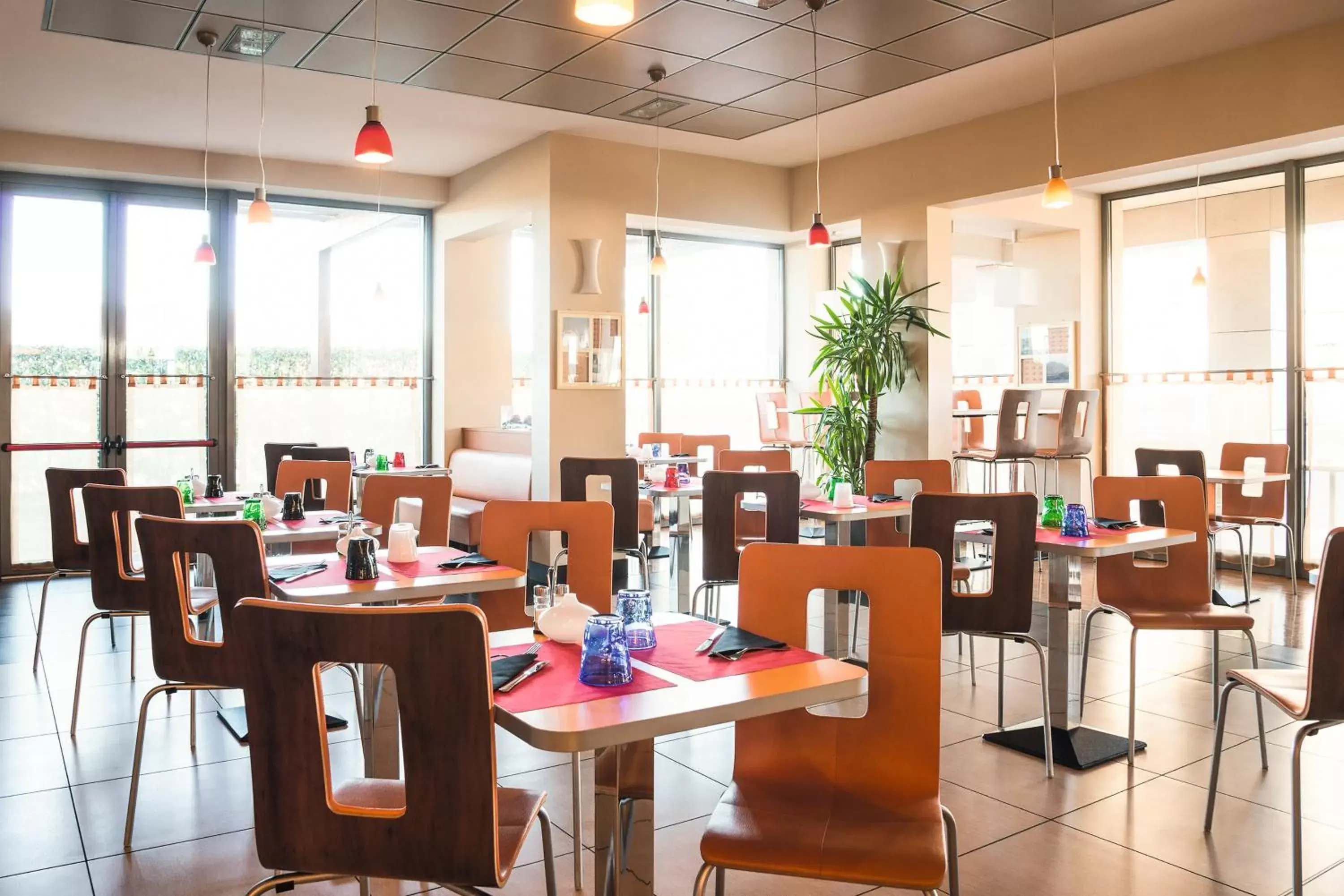 Restaurant/places to eat in Ibis Como Restaurant/places to eat in Ibis Como
