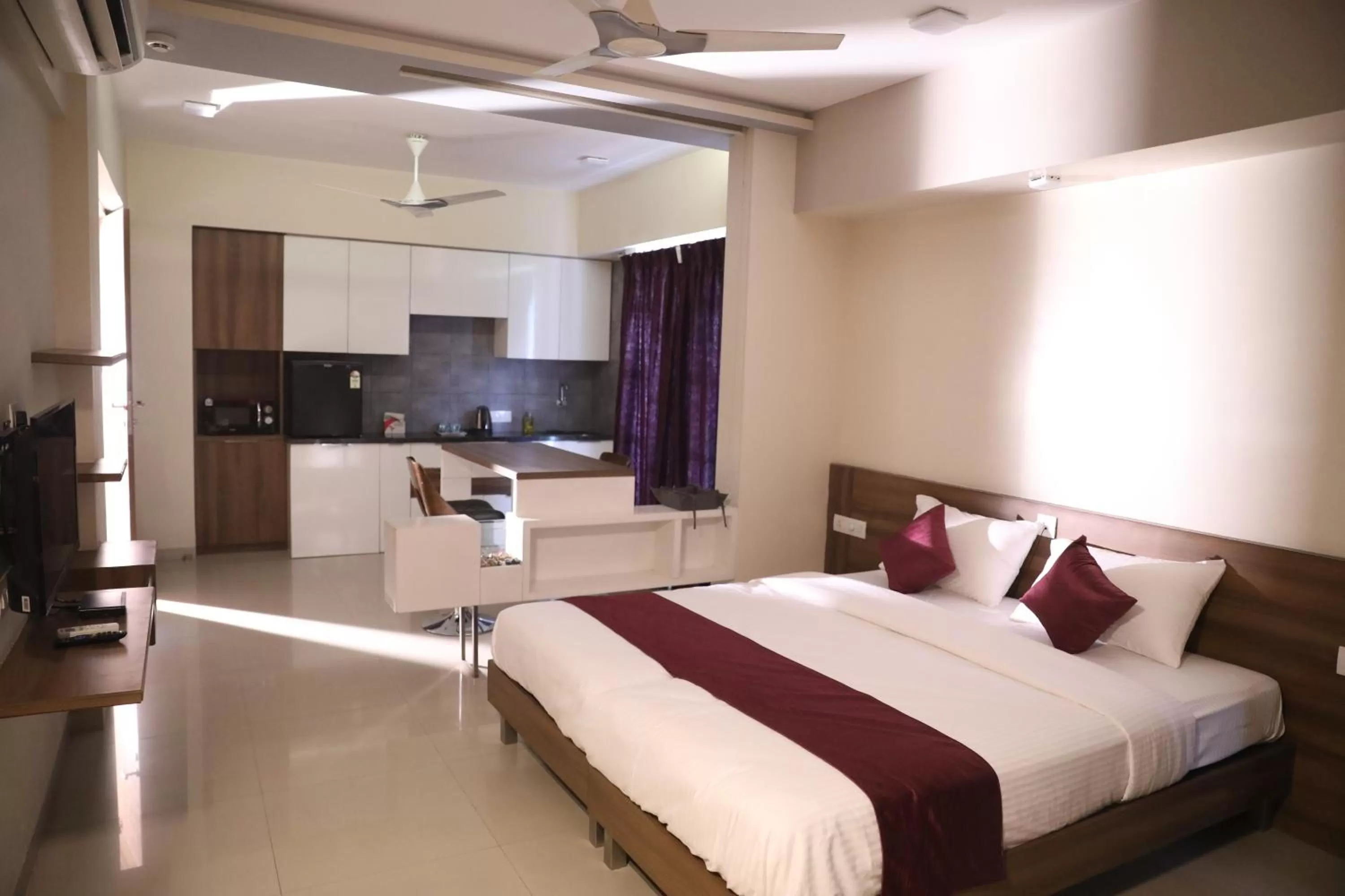 Photo of the whole room in AUHTEL Baner