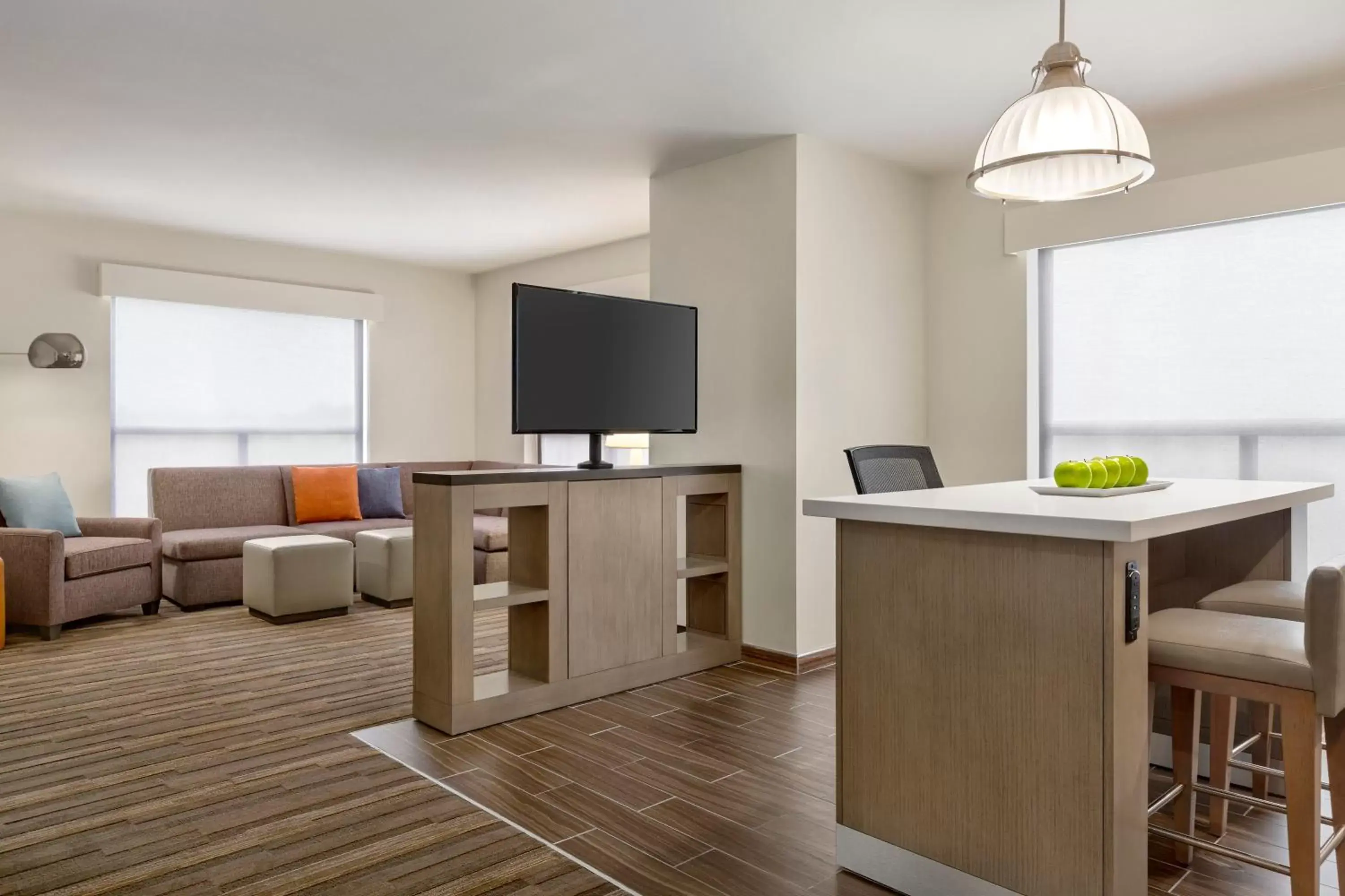 Bed, Seating Area in Hyatt House Bryan/College Station