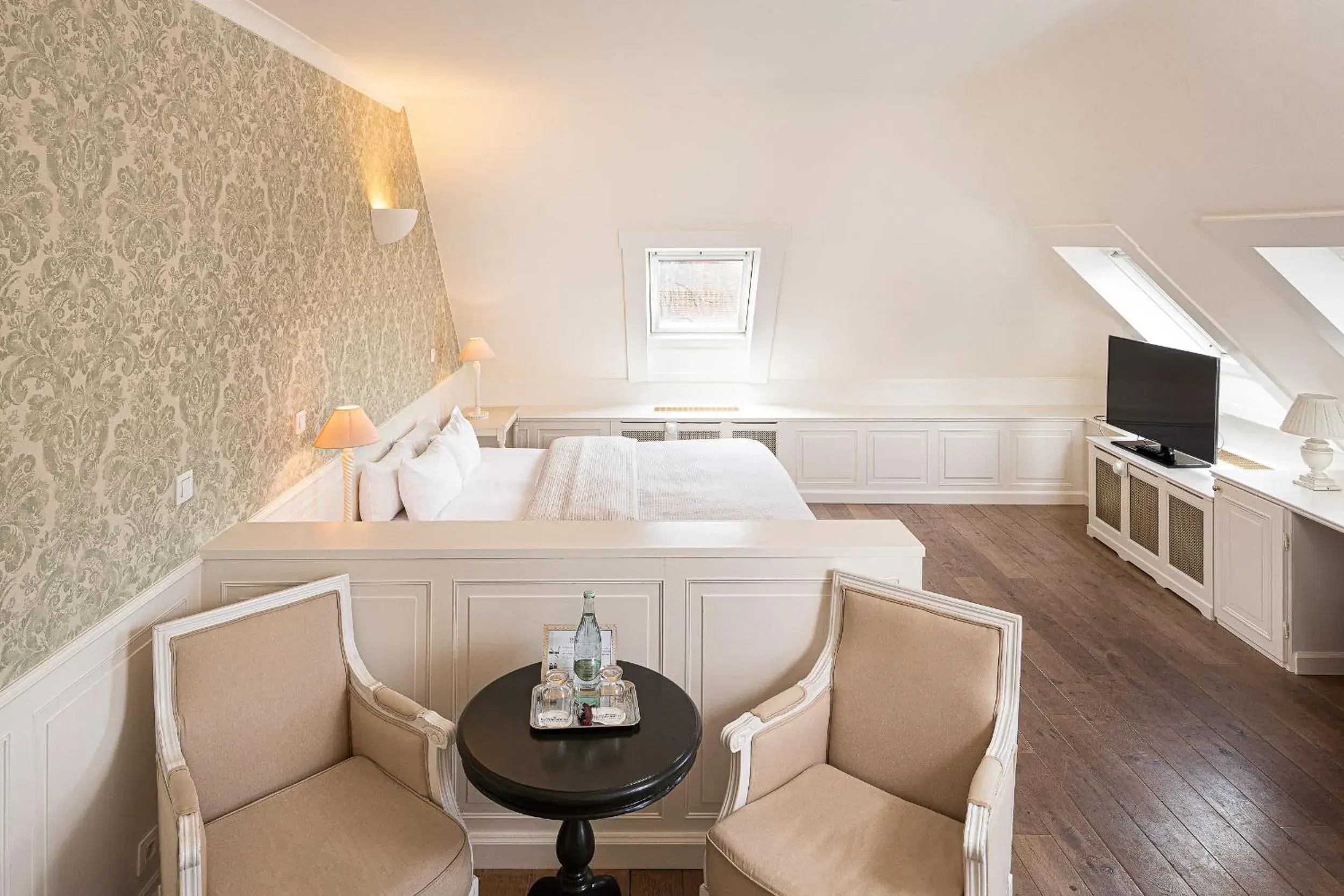 Bedroom, Seating Area in De Tuilerieen - Small Luxury Hotels of the World